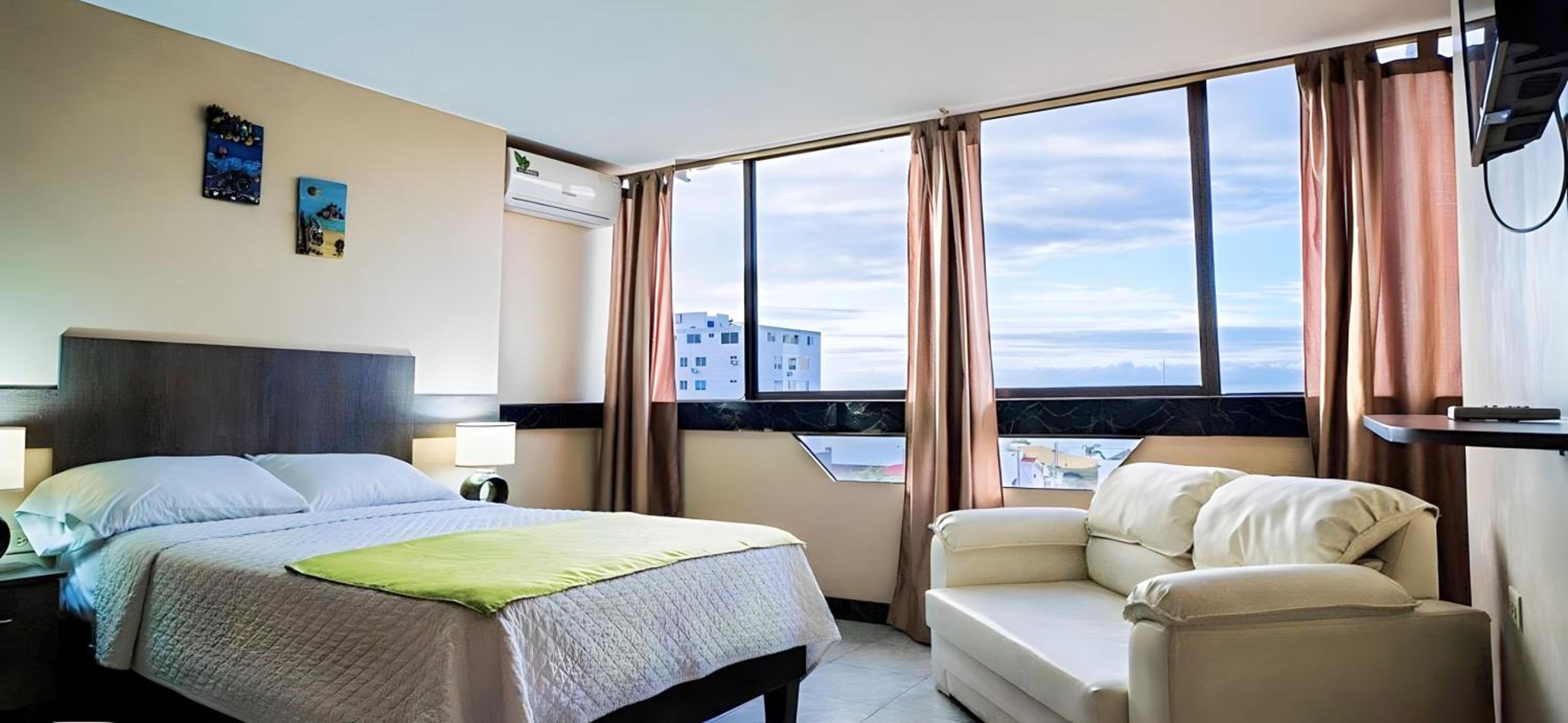 HOTEL MANTA BEACH MADRIGAL - Image 1