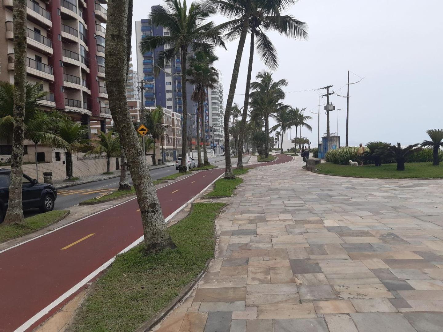A180m da praia de Vila Caiçara