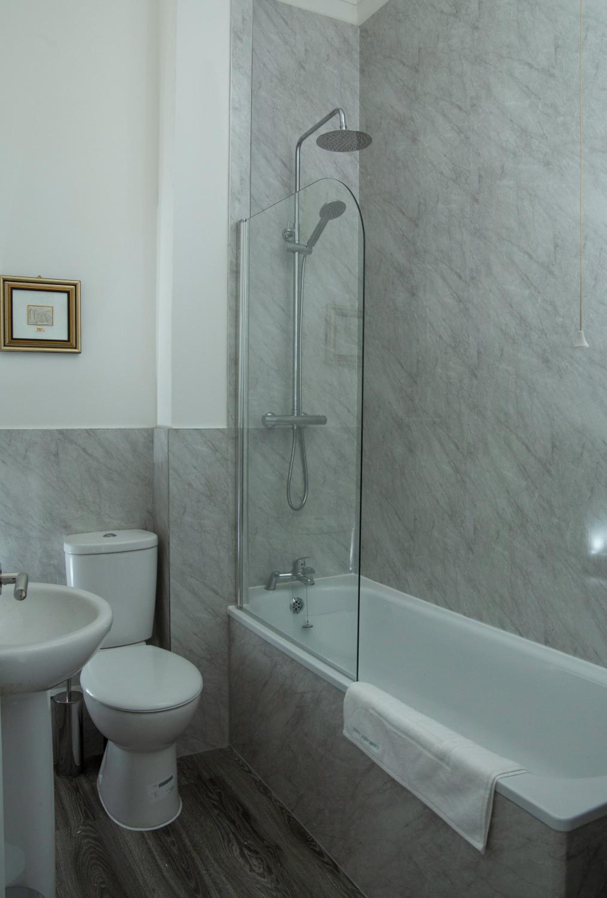 Henry V Apartment With Sea Views
