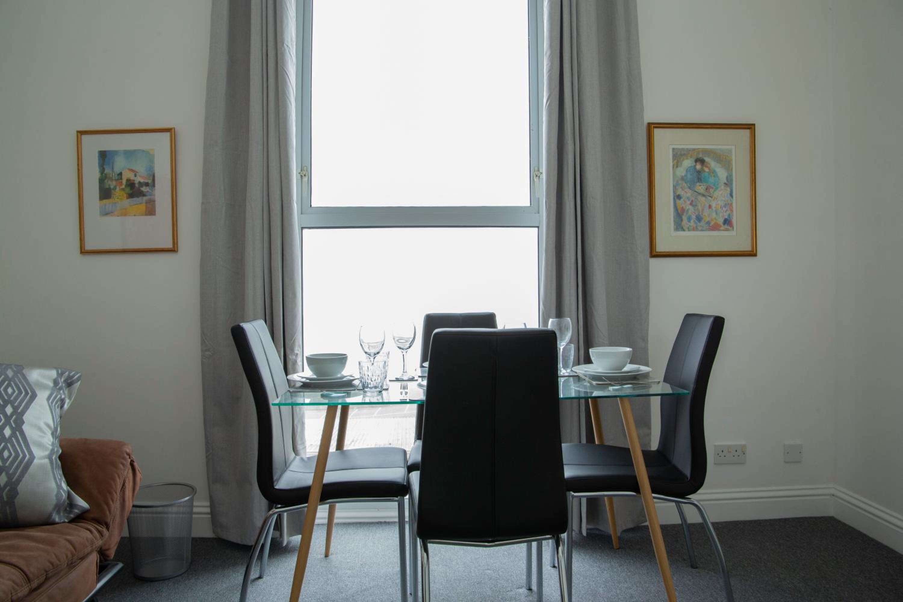 Henry V Apartment With Sea Views