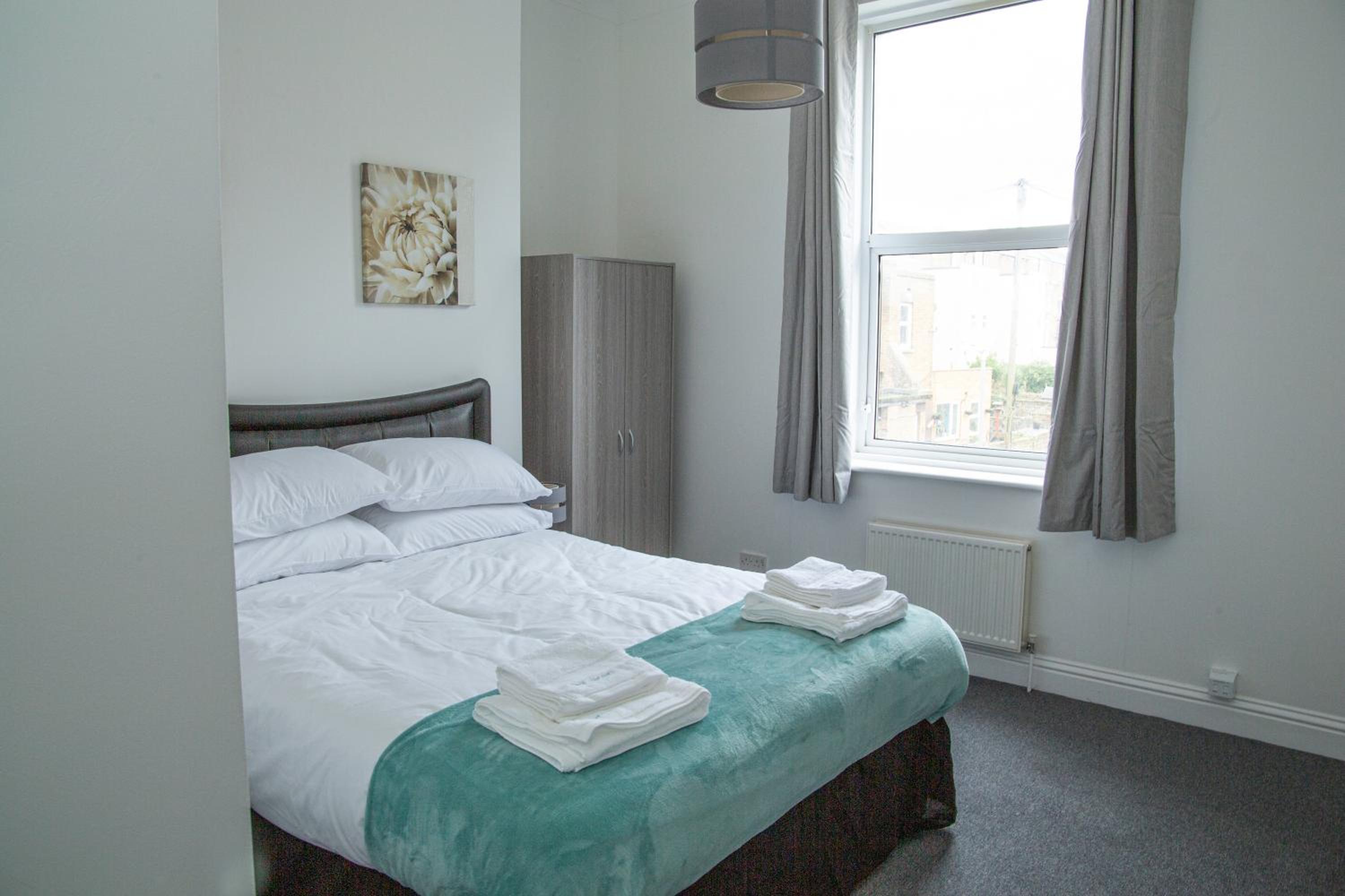 Henry V Apartment With Sea Views