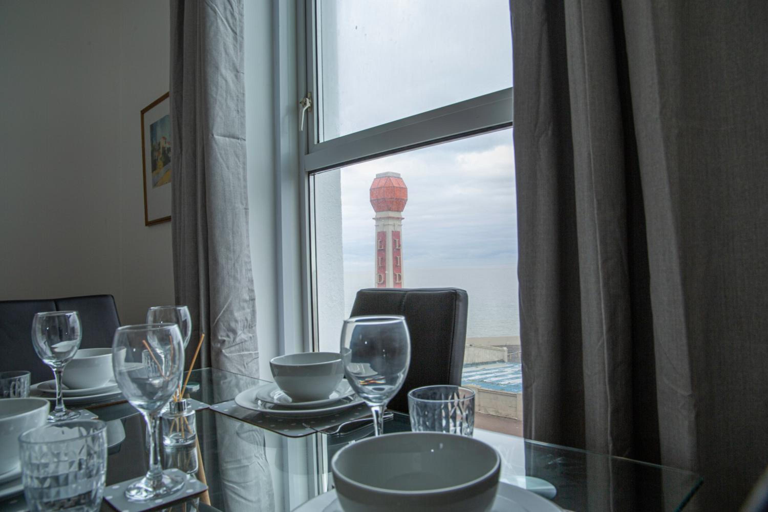 Henry V Apartment With Sea Views