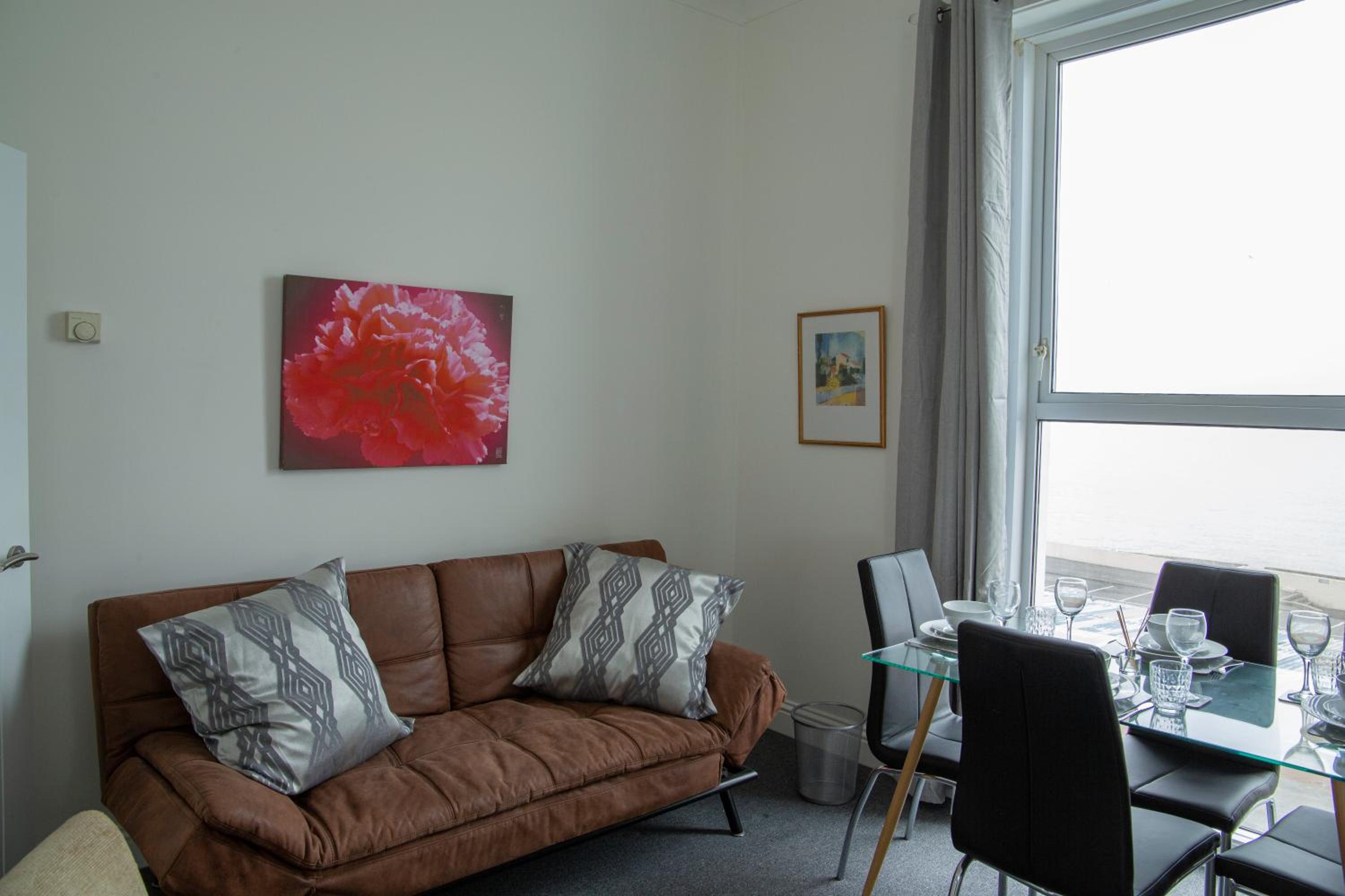 Henry V Apartment With Sea Views