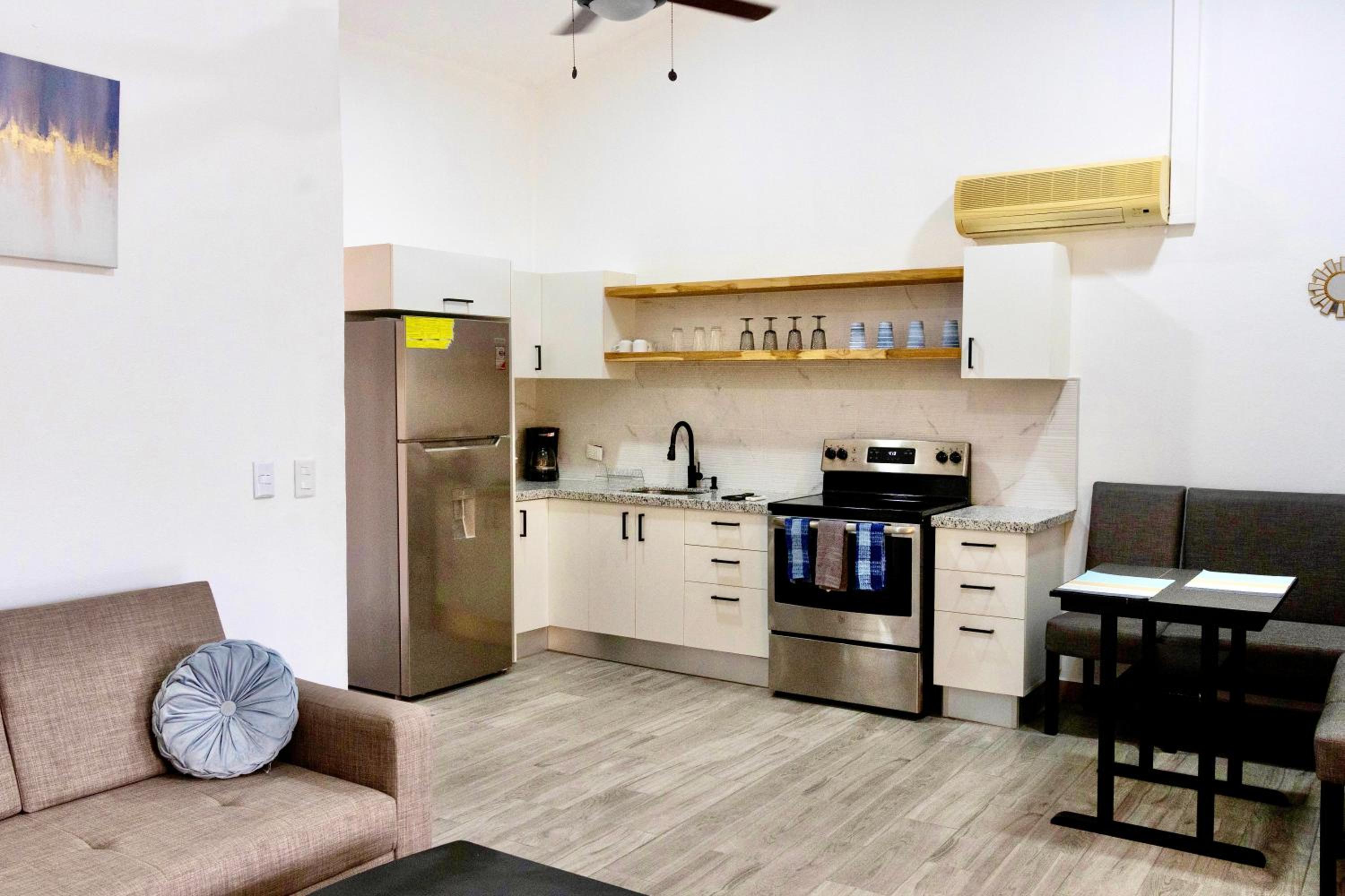 Discounted - Hermosa Paradise Mins from beach