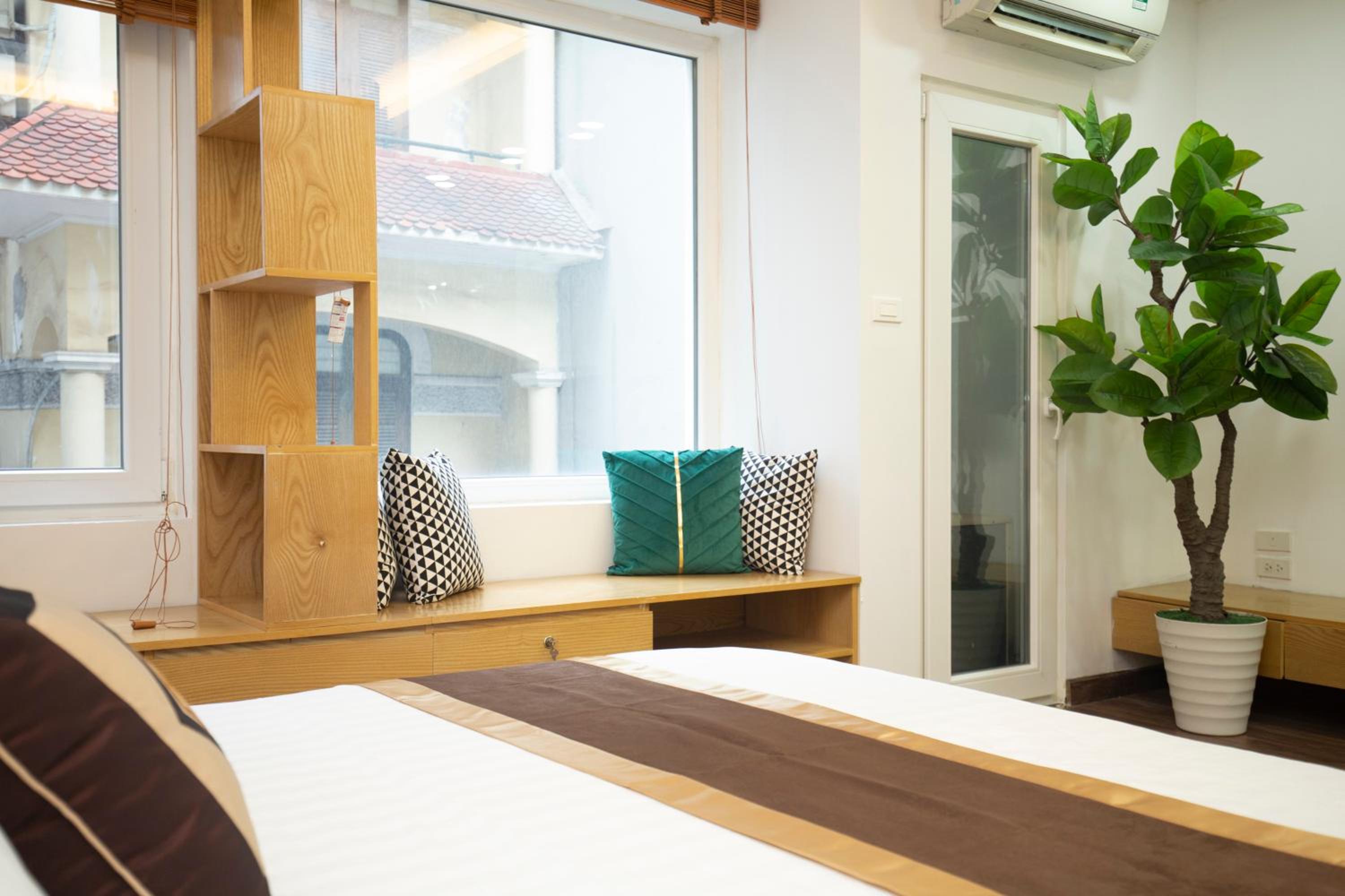 Sumitomo 3 Apartment for Japanese at 535 Kim Ma