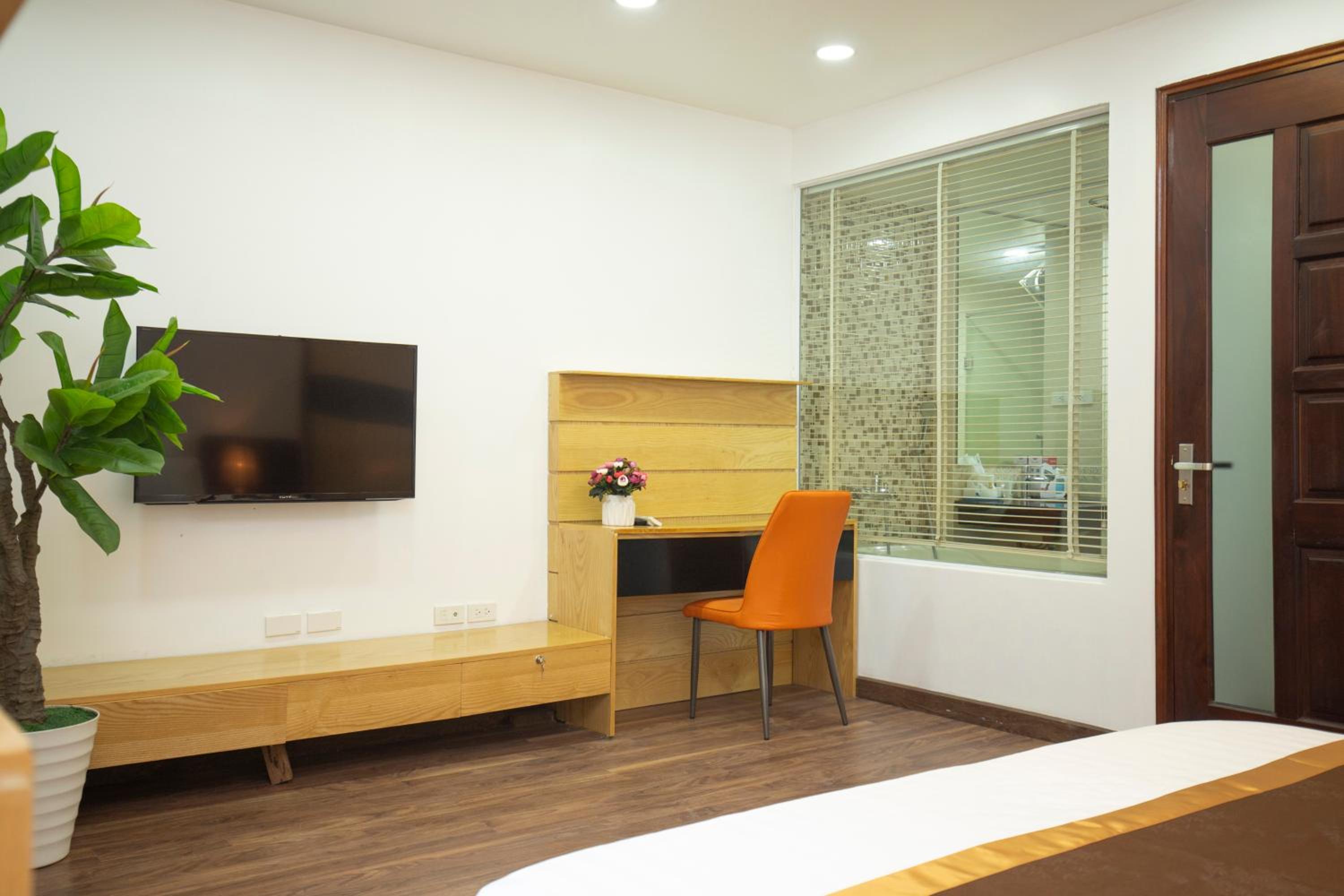 Sumitomo 3 Apartment for Japanese at 535 Kim Ma