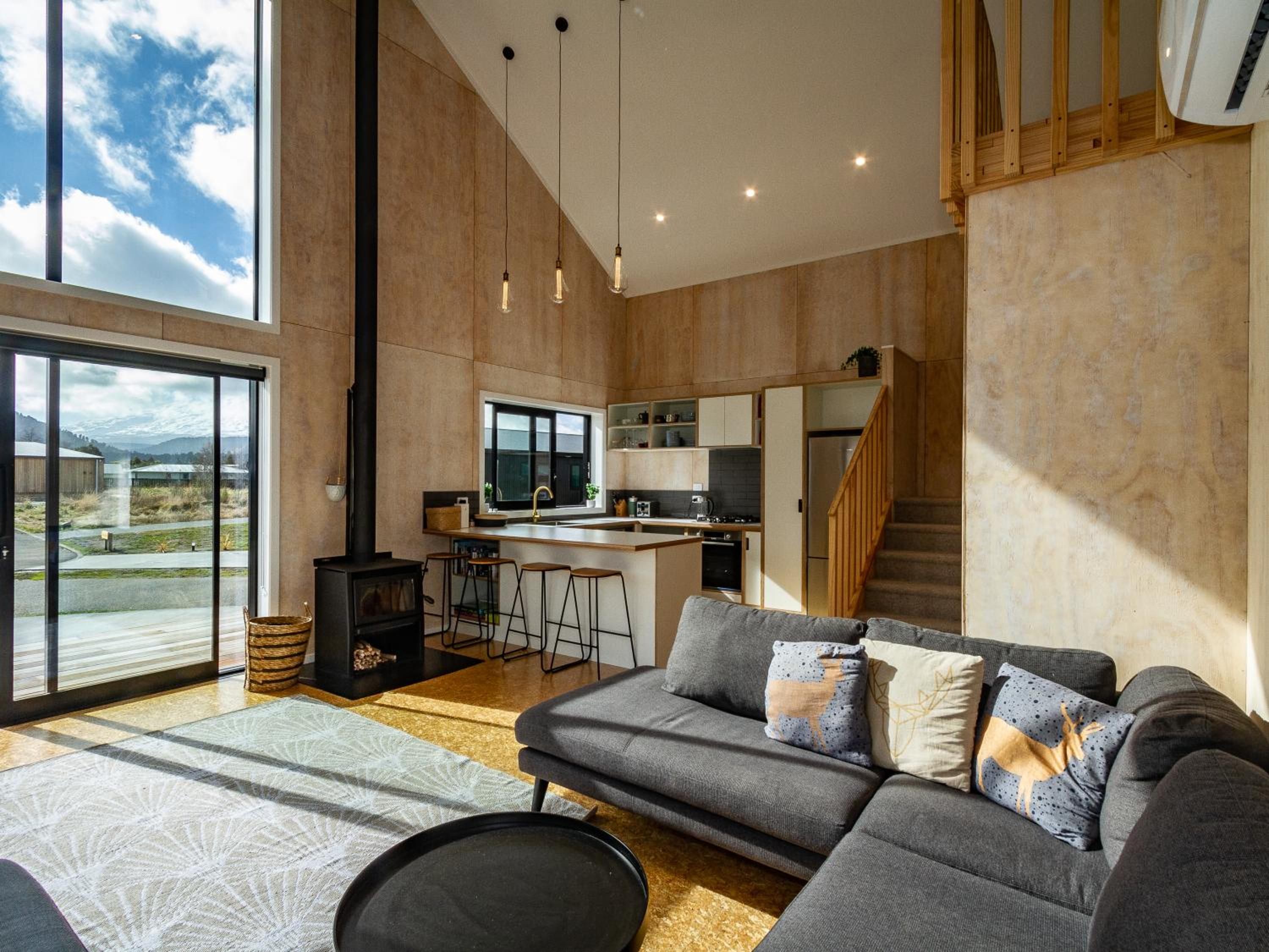 Viewtopia - Ohakune Holiday Home view 2