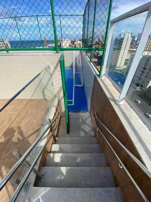 Lindo e novo apto com vista para o mar de Pituba c/garagem