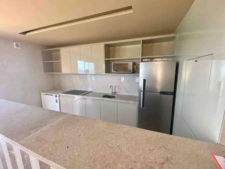 Lindo e novo apto com vista para o mar de Pituba c/garagem
