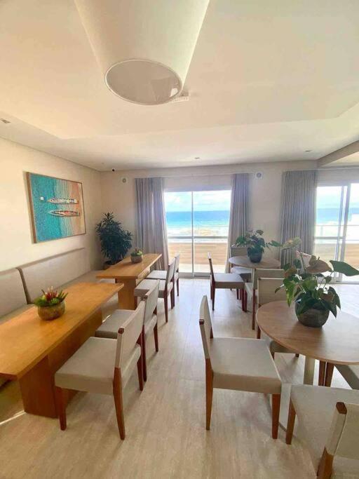 Lindo e novo apto com vista para o mar de Pituba c/garagem