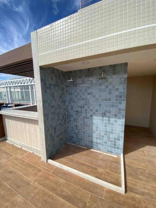 Lindo e novo apto com vista para o mar de Pituba c/garagem