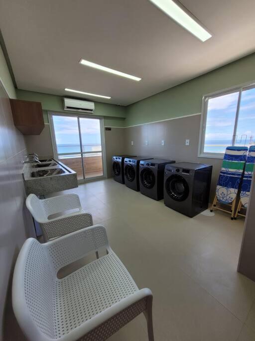 Lindo e novo apto com vista para o mar de Pituba c/garagem