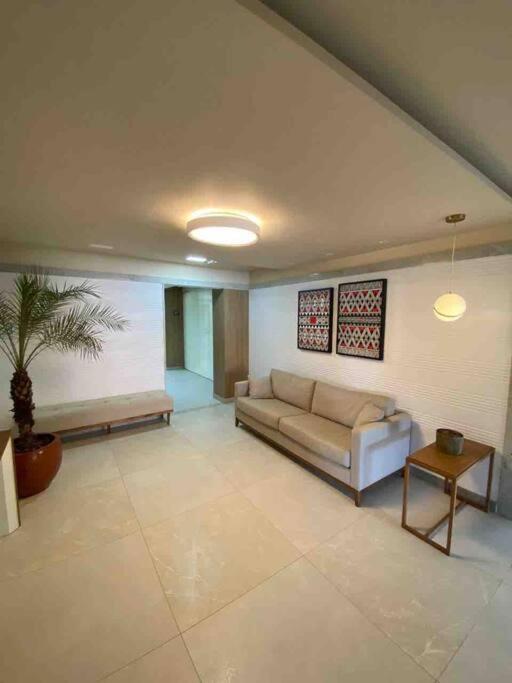 Lindo e novo apto com vista para o mar de Pituba c/garagem