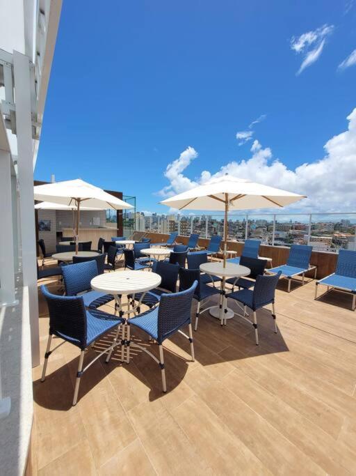 Lindo e novo apto com vista para o mar de Pituba c/garagem