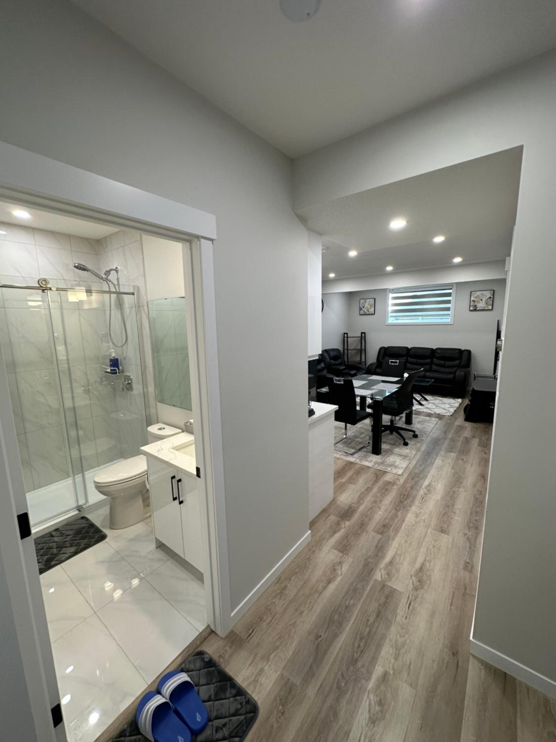 2 Bedroom 2 Washrooms Brand New Beautiful & Cozy Suite