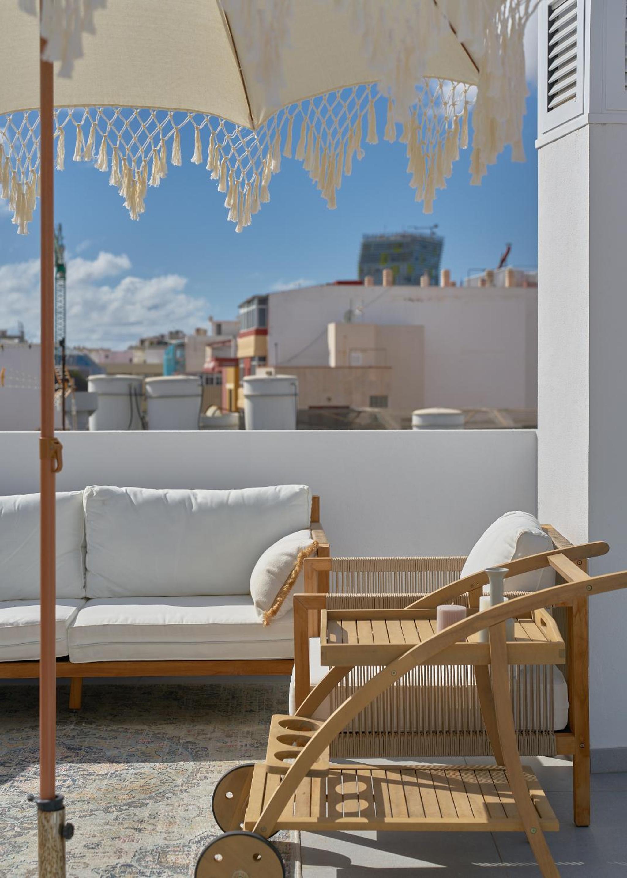 Mary Sánchez Beach Apartments