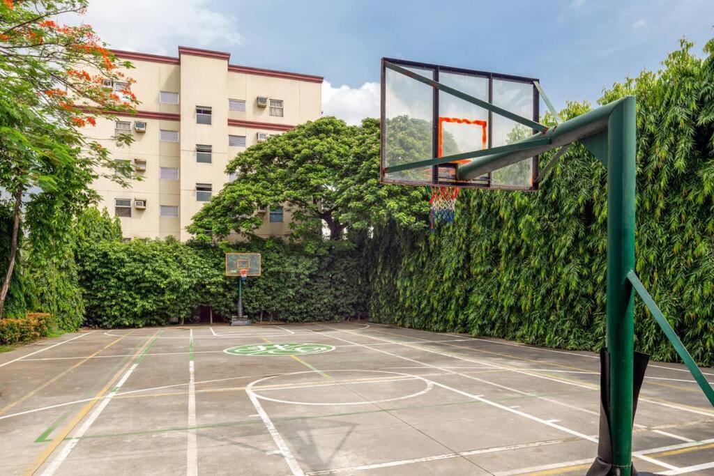 Cozy 2BR w/ Free Pool Access and Free Parking N224 view 4
