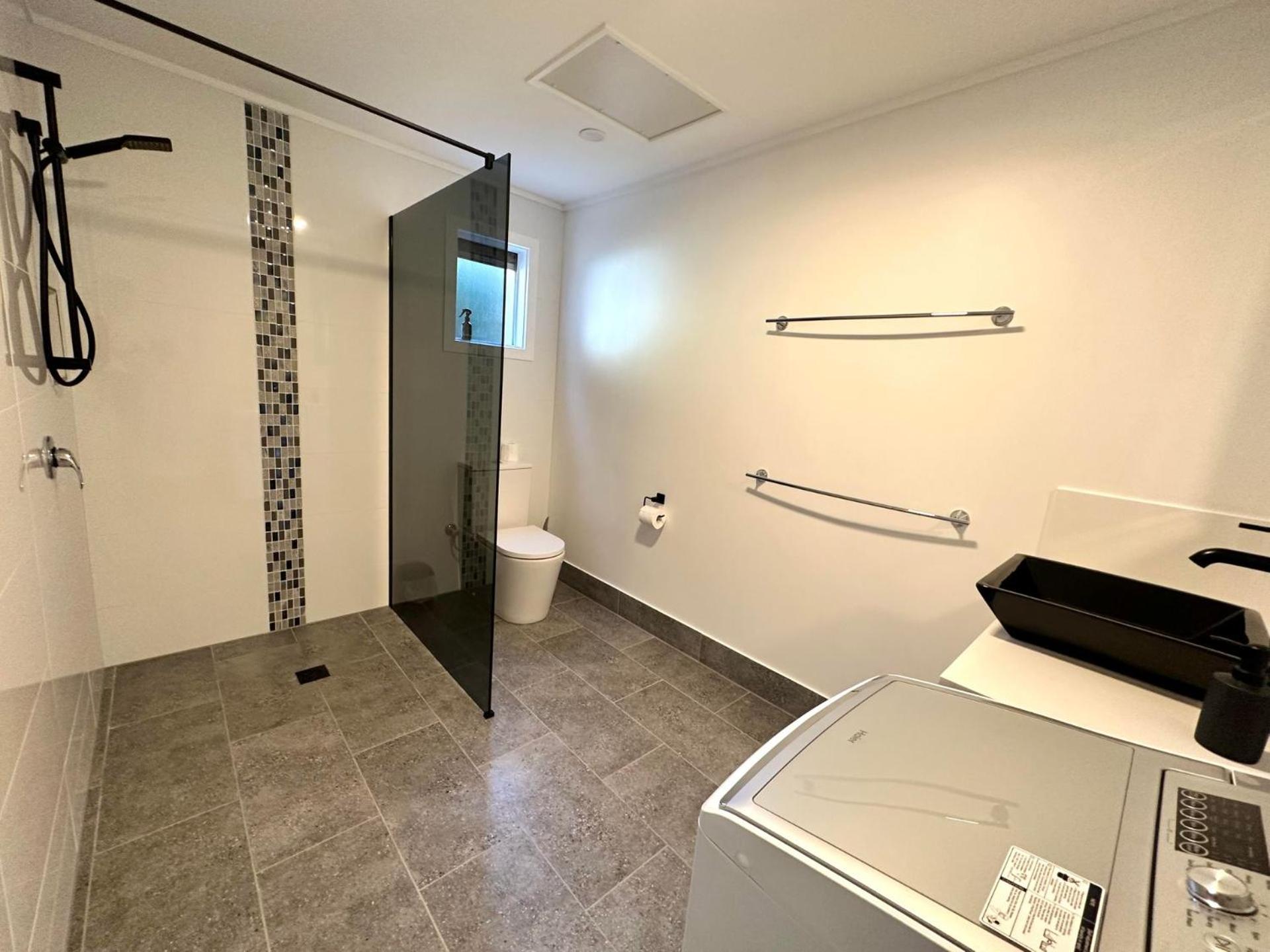 Bayview Beach House - Pet Friendly Holiday Home with a Pool - Holiday Yamba
