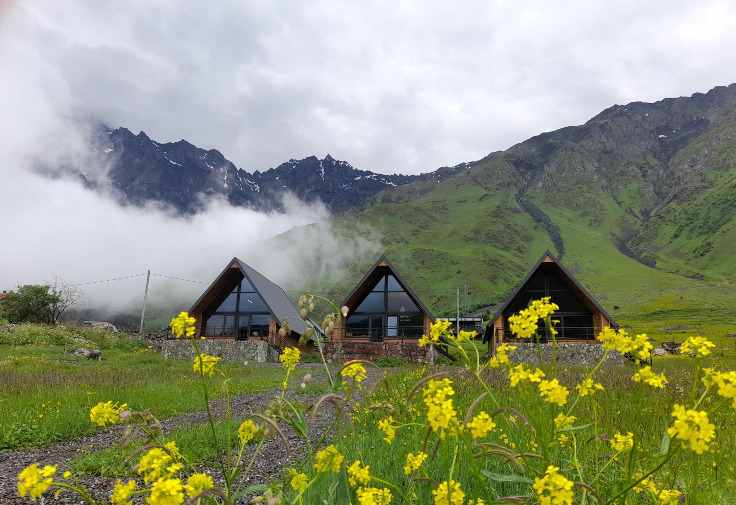 Kera Cottages Kazbegi