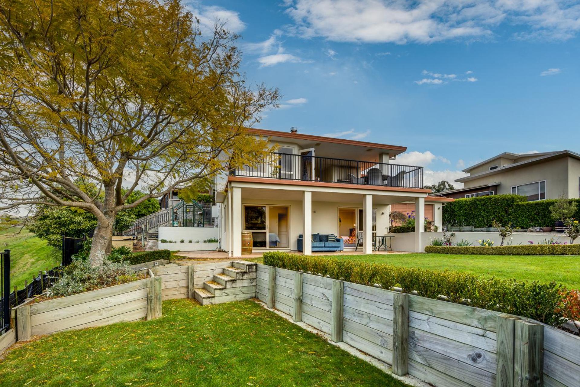 Havelock Heights - Havelock North Holiday Home view 2
