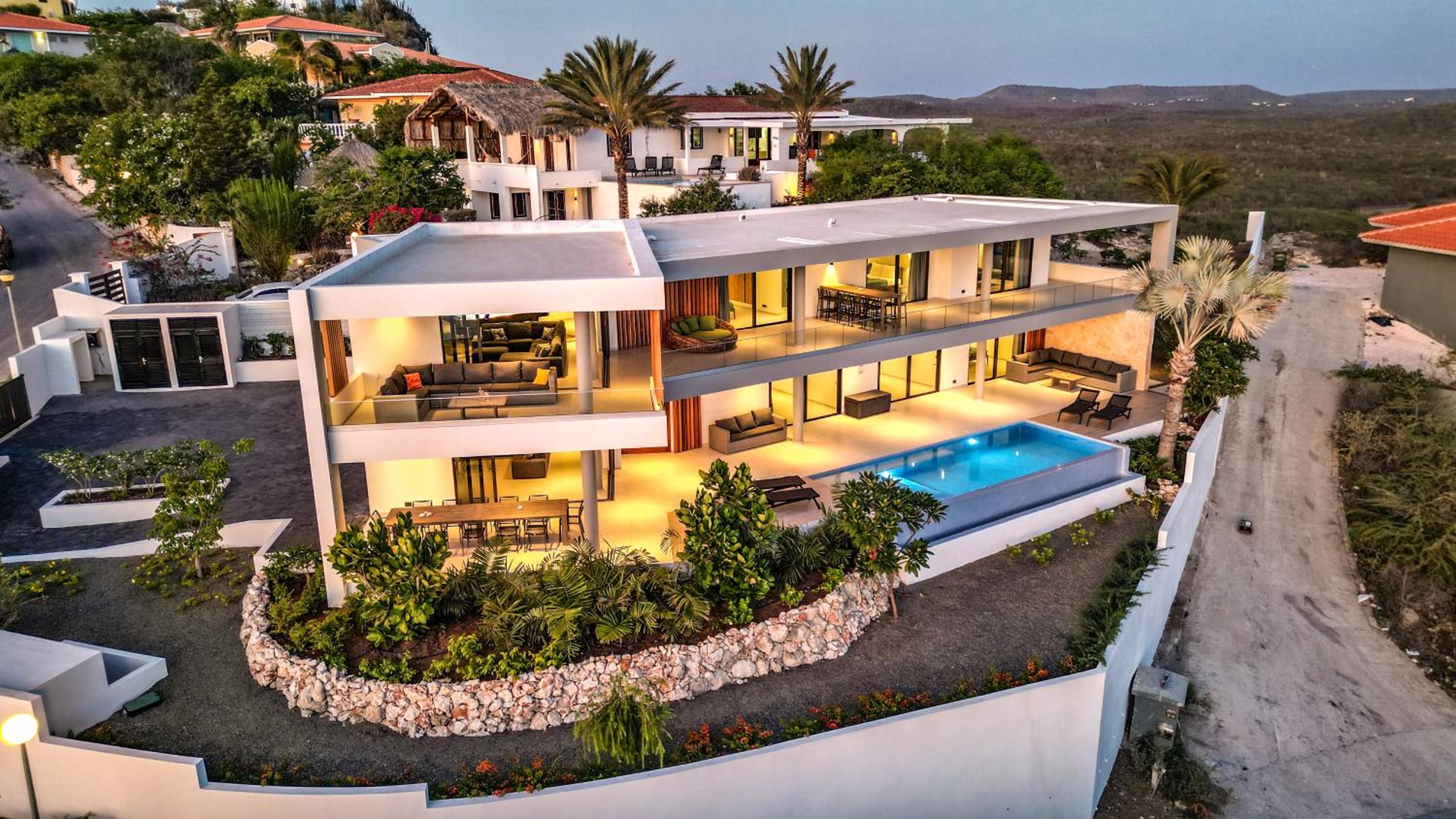 Luxury 12-Guest Villa in Gated Community with Pool, Ocean View & Private Beach Access