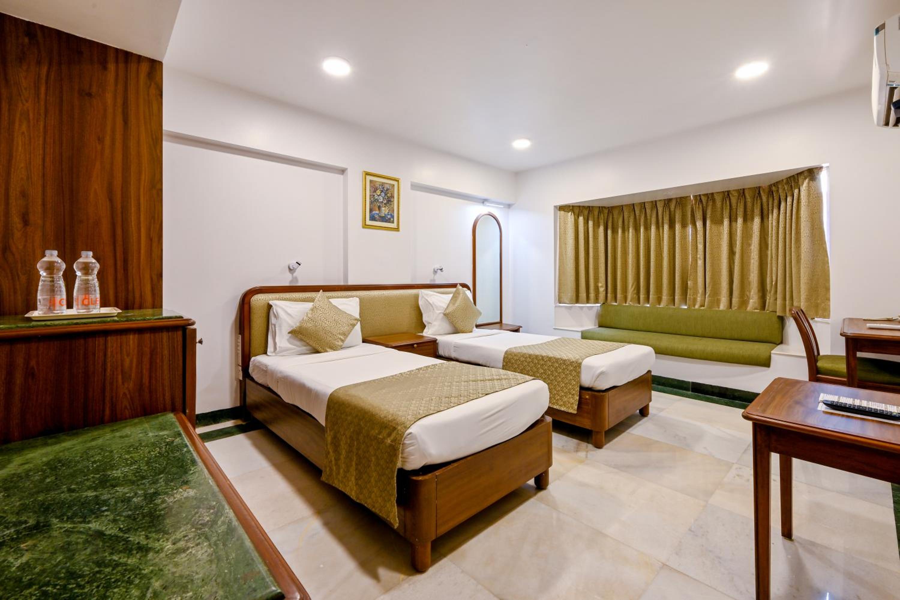 Mumbai Vacations - Hotel Parle International - Property Image 80