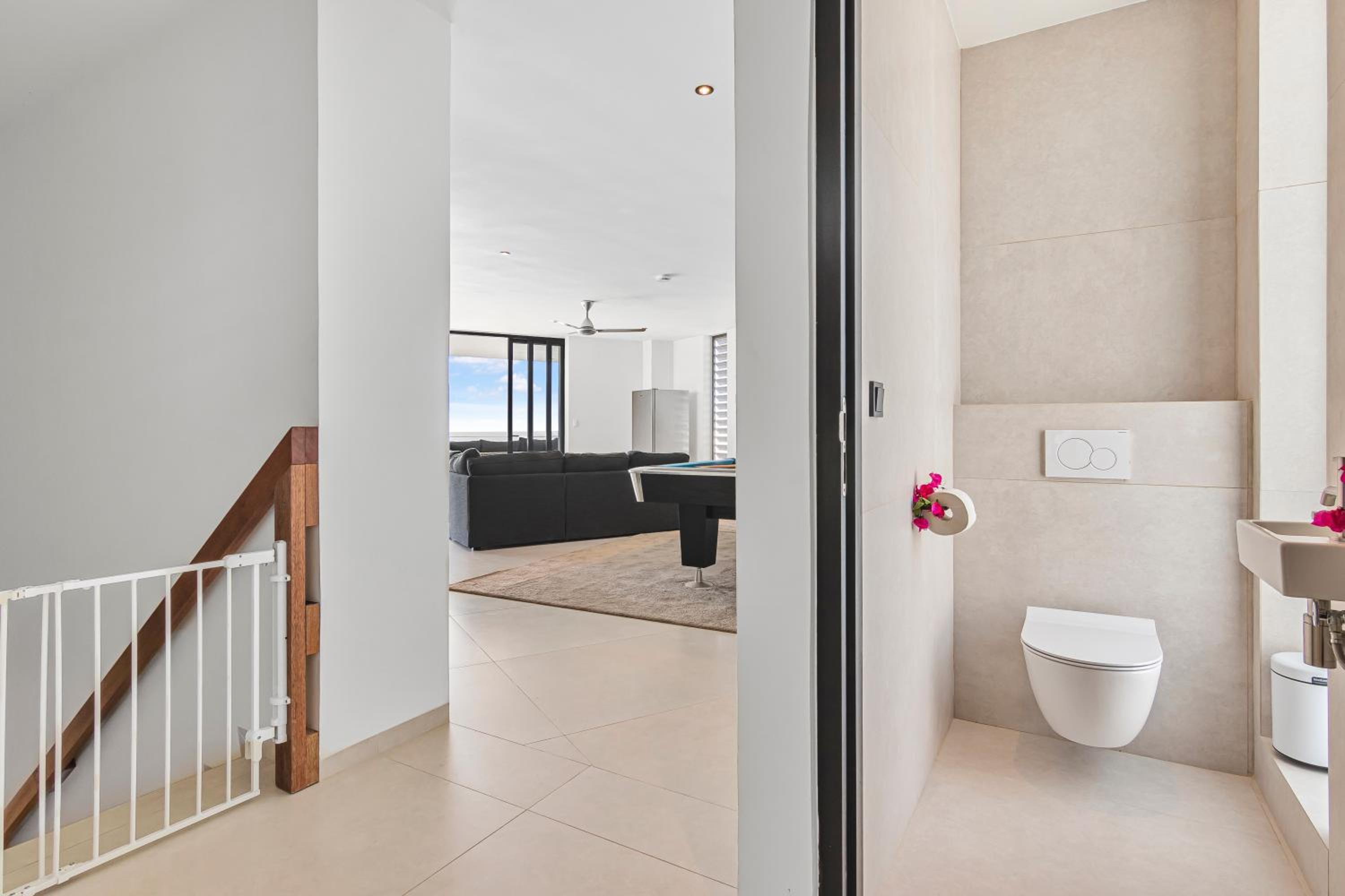 Luxury 12-Guest Villa in Gated Community with Pool, Ocean View & Private Beach Access