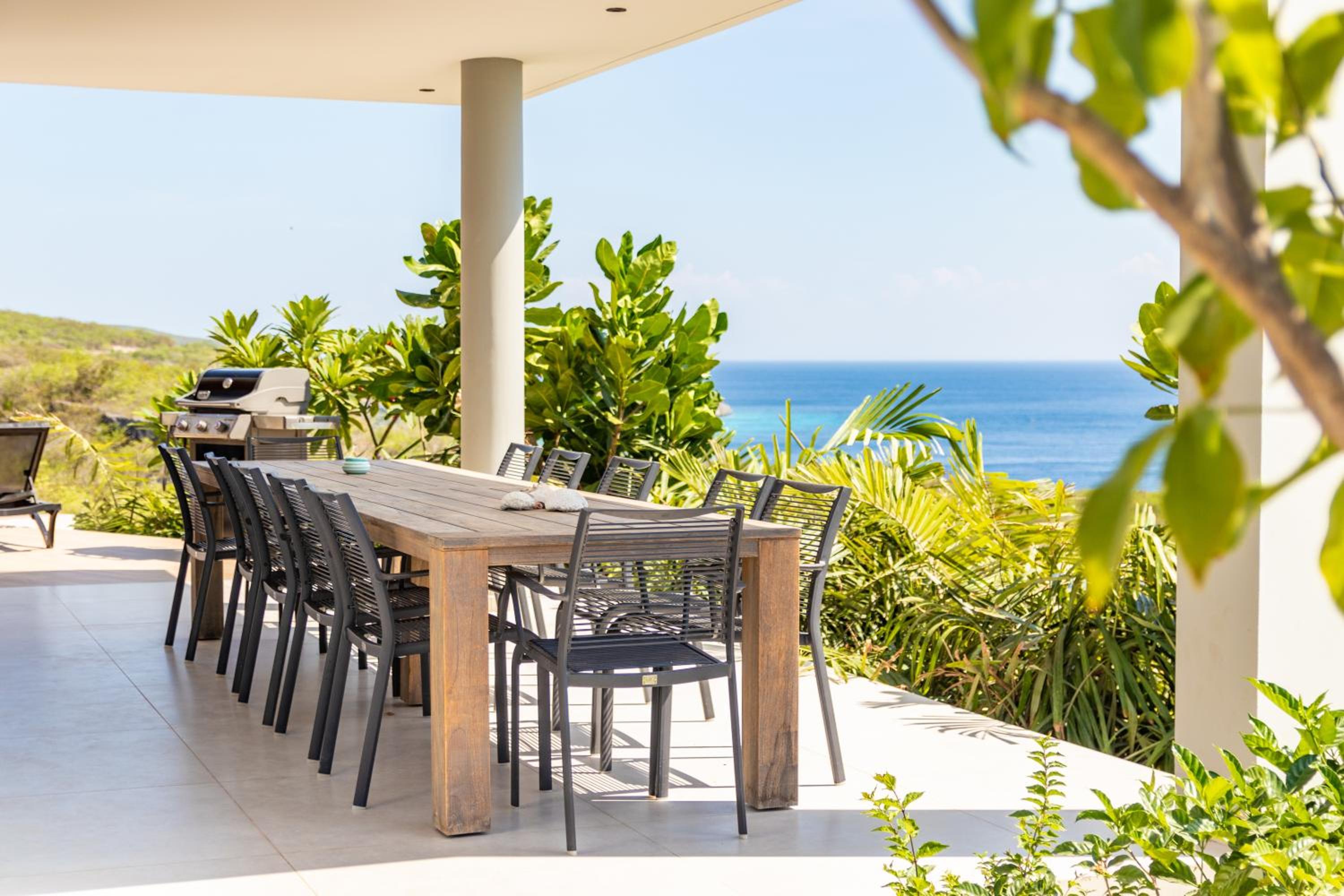 Luxury 12-Guest Villa in Gated Community with Pool, Ocean View & Private Beach Access