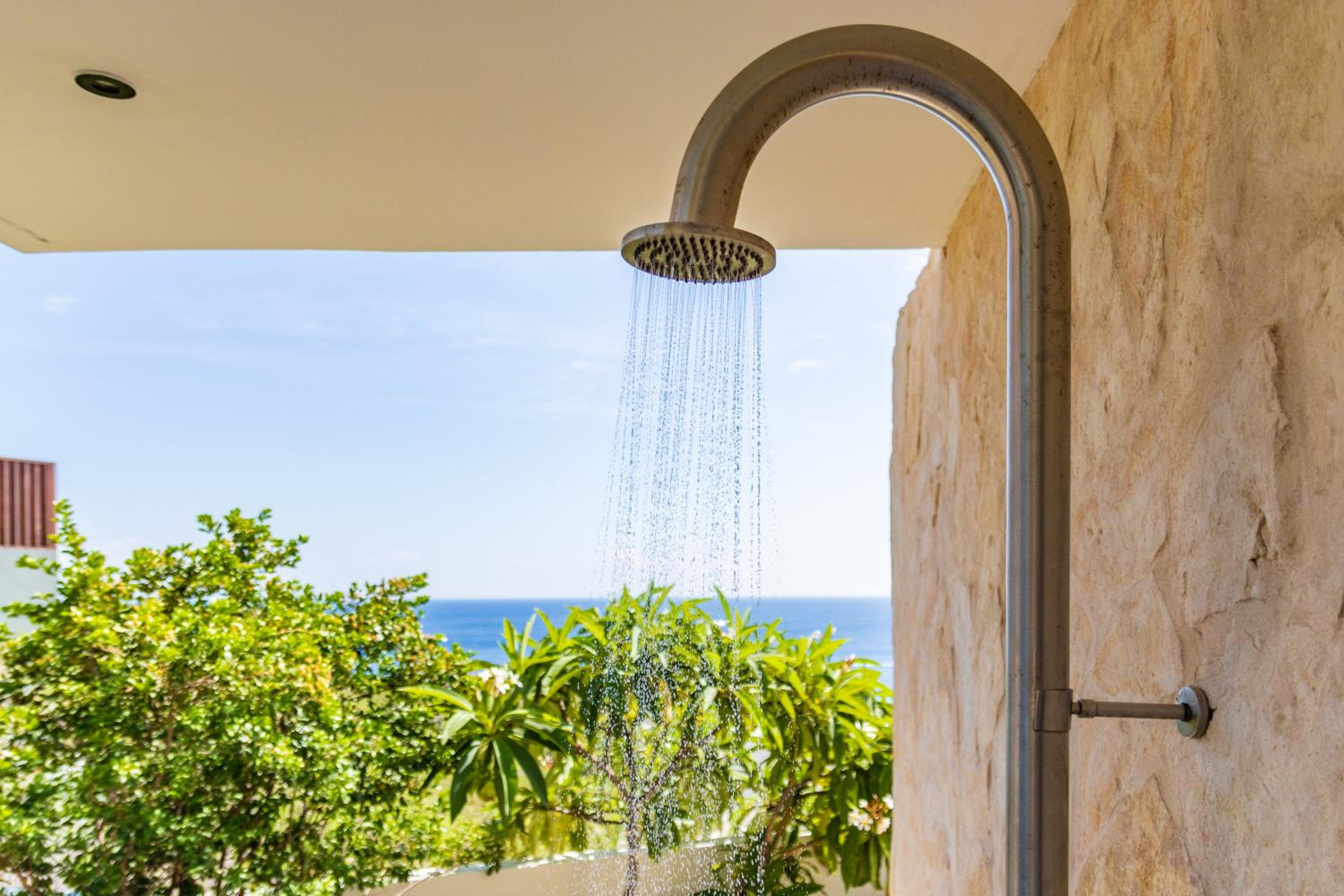 Luxury 12-Guest Villa in Gated Community with Pool, Ocean View & Private Beach Access
