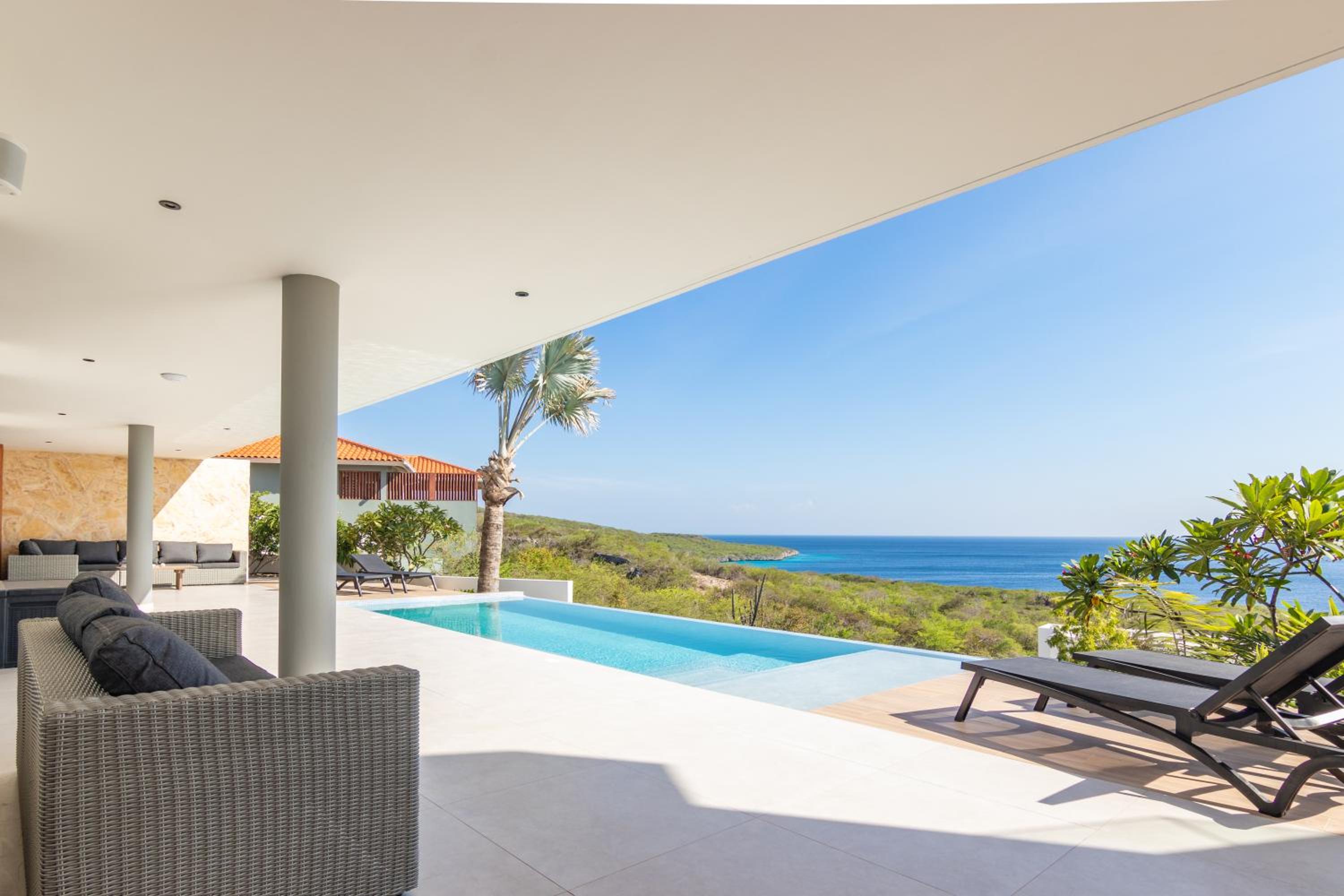 Luxury 12-Guest Villa in Gated Community with Pool, Ocean View & Private Beach Access