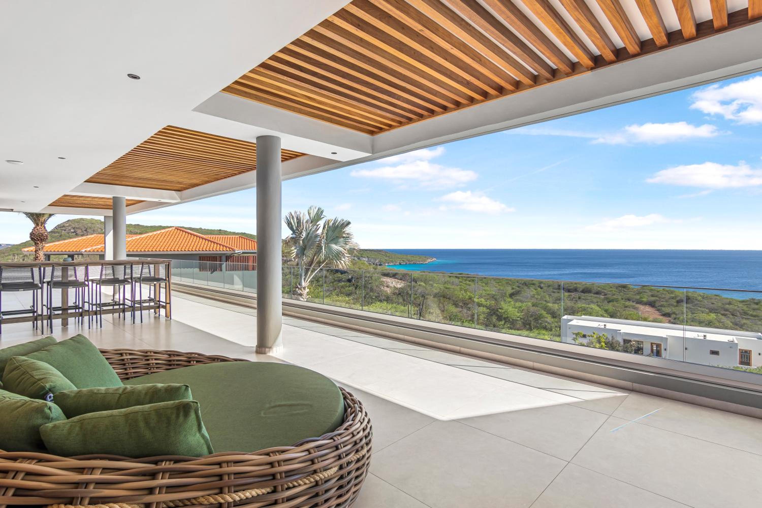 Luxury 12-Guest Villa in Gated Community with Pool, Ocean View & Private Beach Access