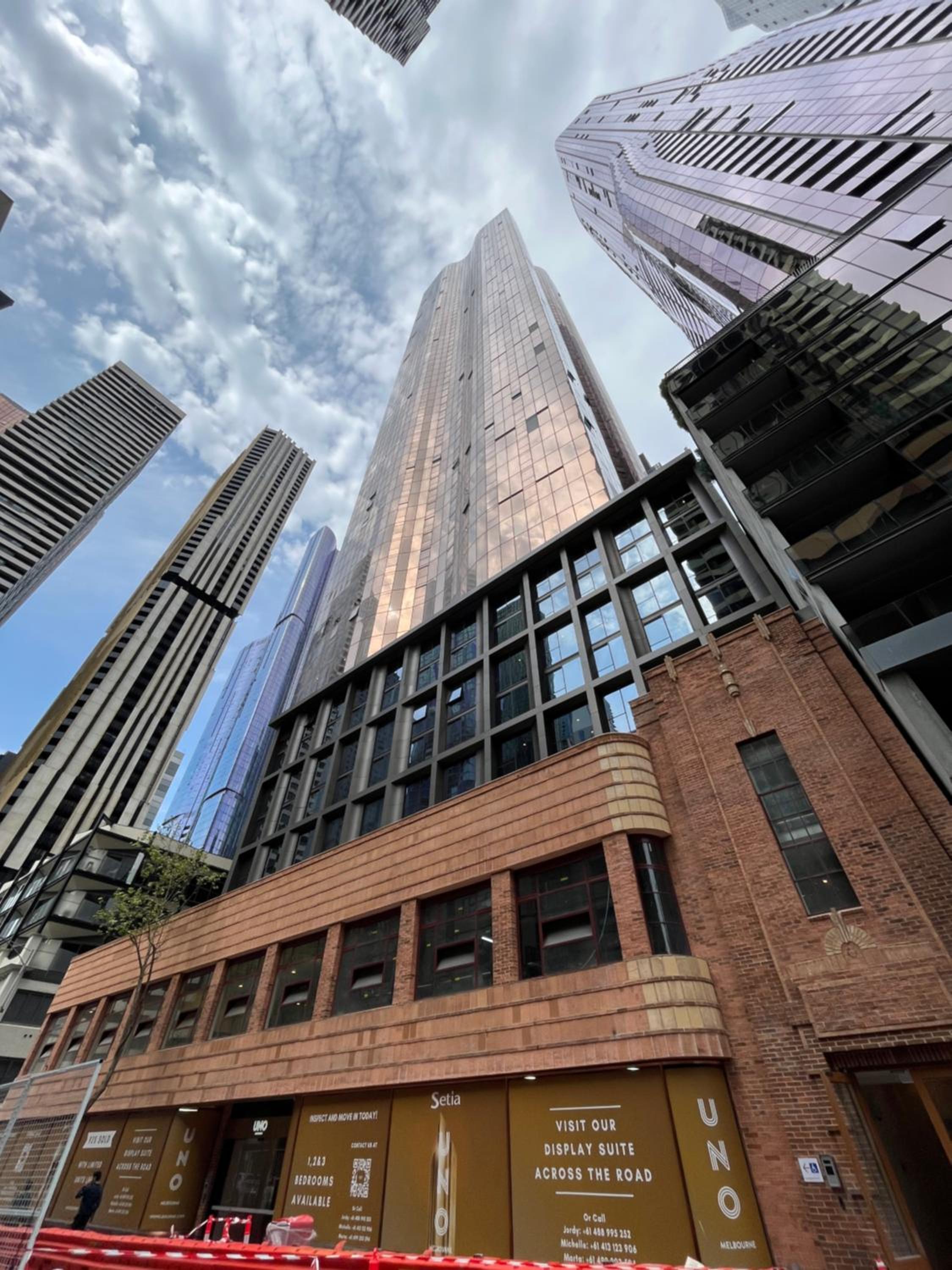 Hotel Luxury Indoor Pool, Jacuzzi, Sauna And Steam