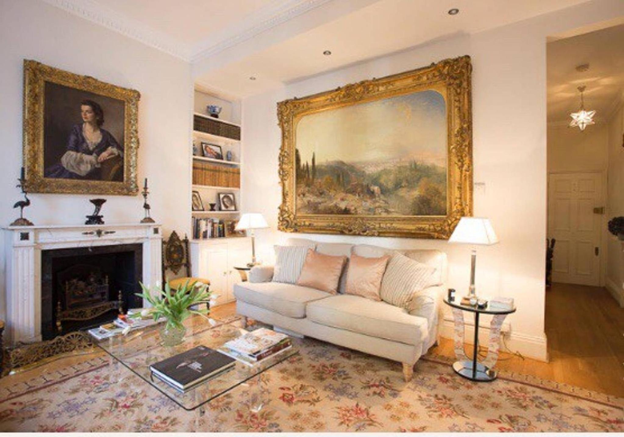 Quintessentially Classy English Apt In Chelsea, London view 2