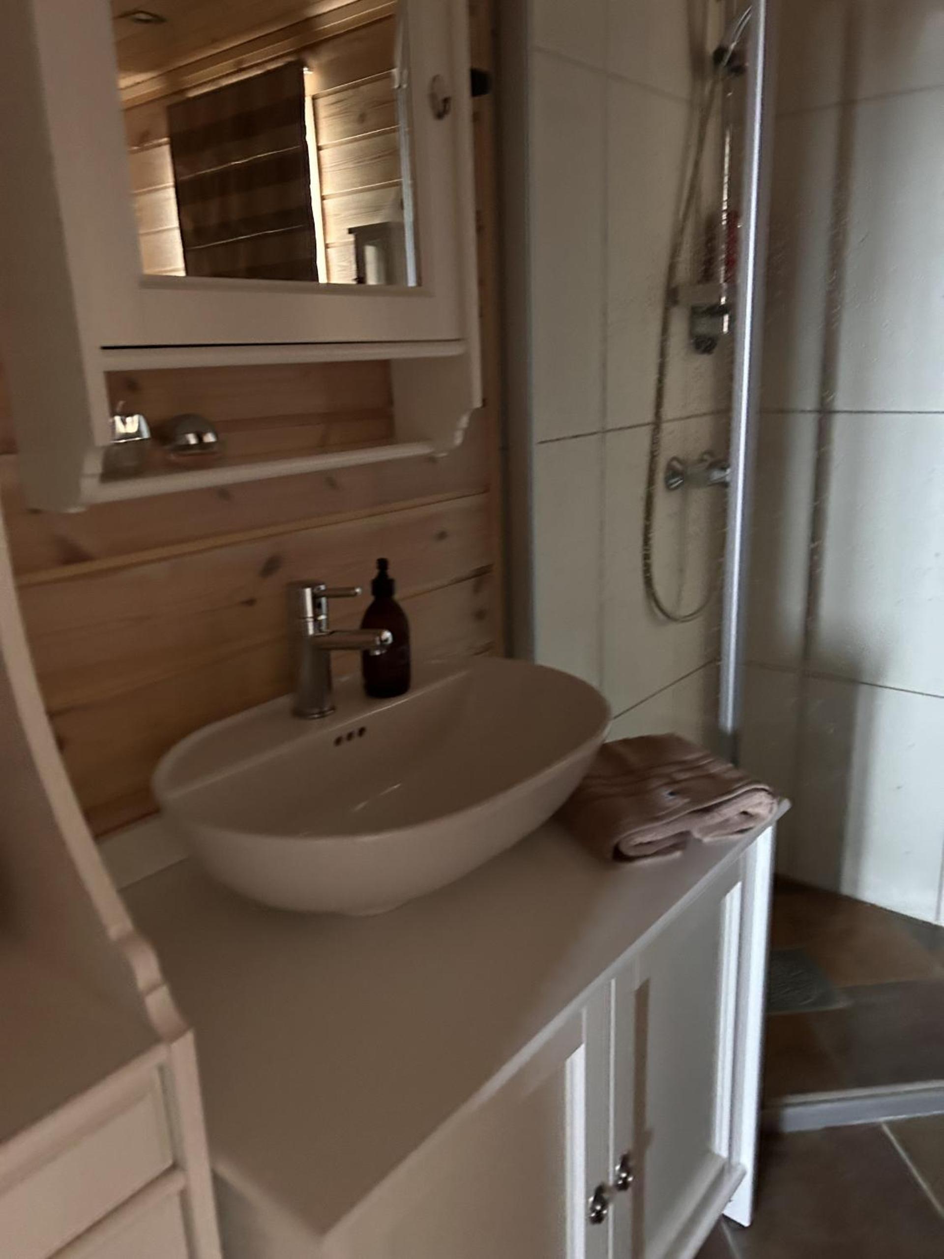 Saballie - Cosy cabin - sunny location!