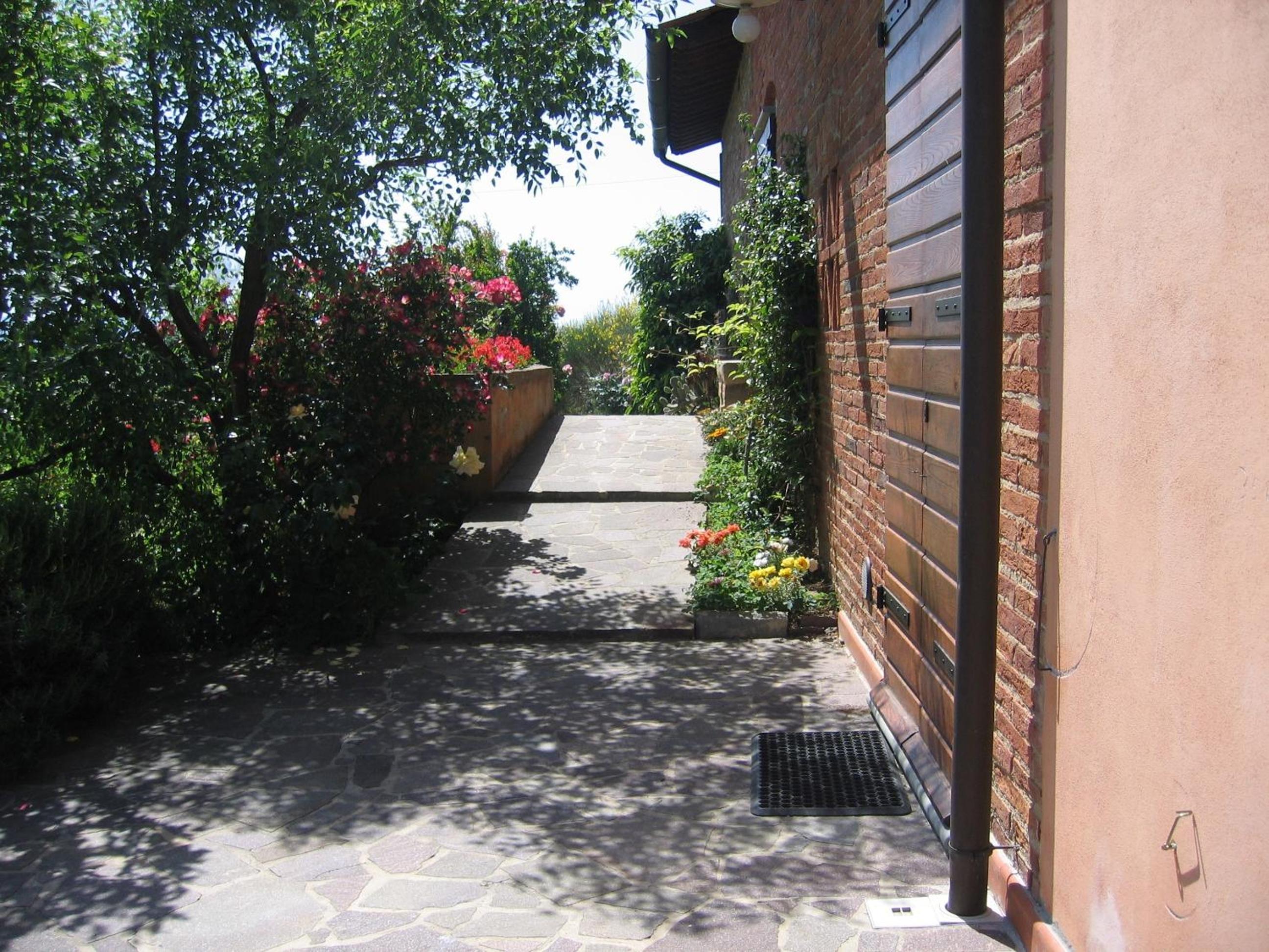 Photo 51