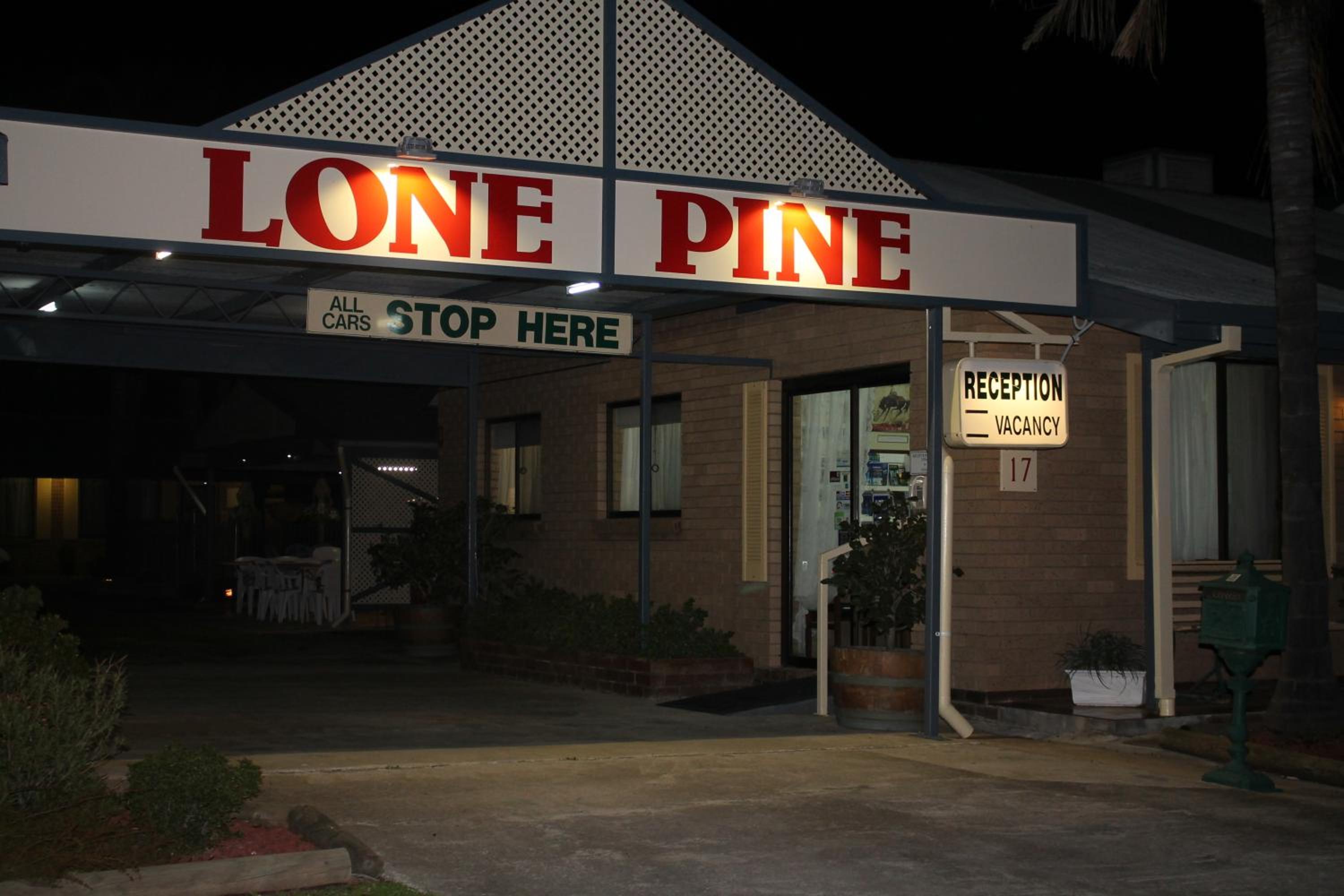 Lone Pine Motel