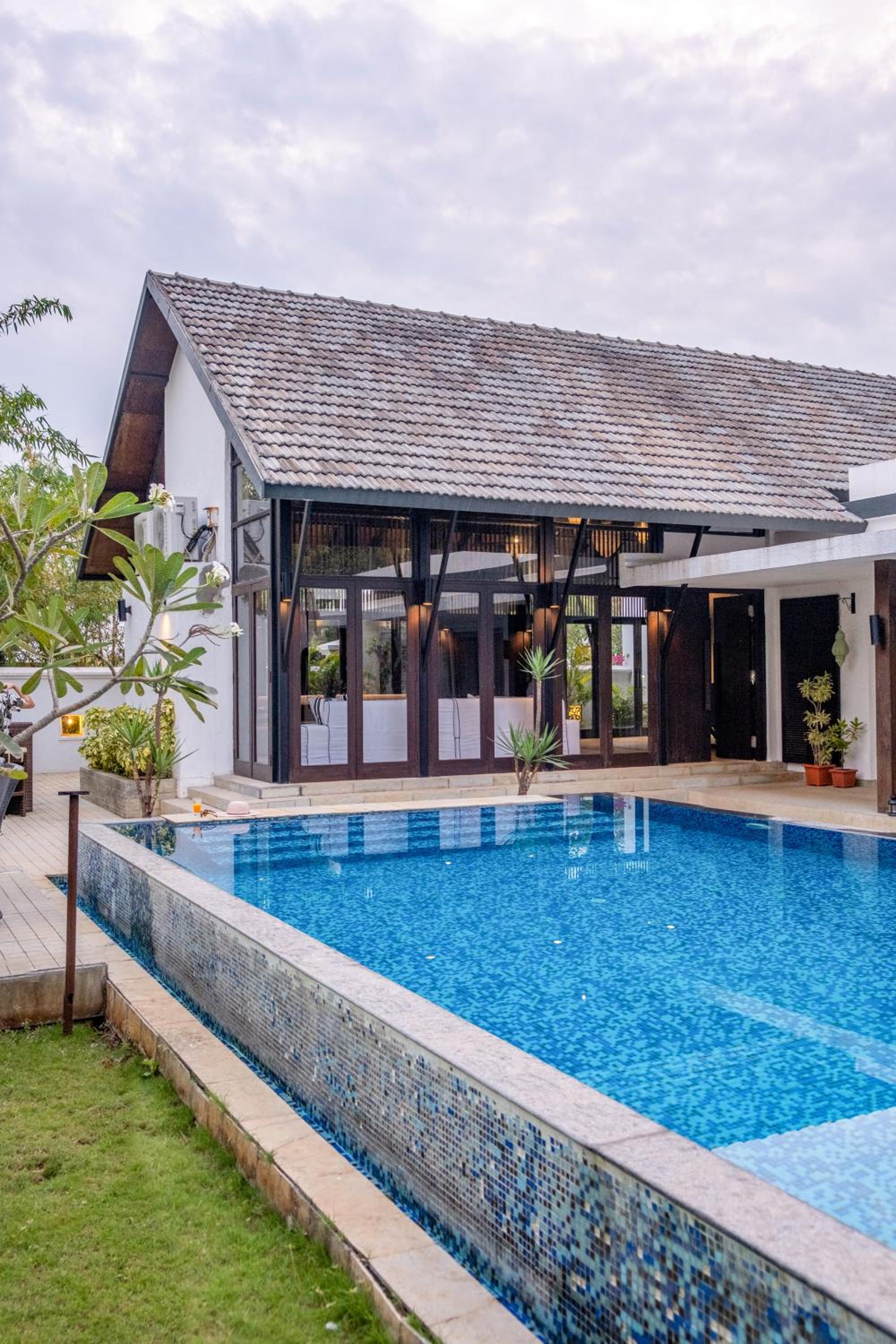 LohonoStays Villa Amber view 4