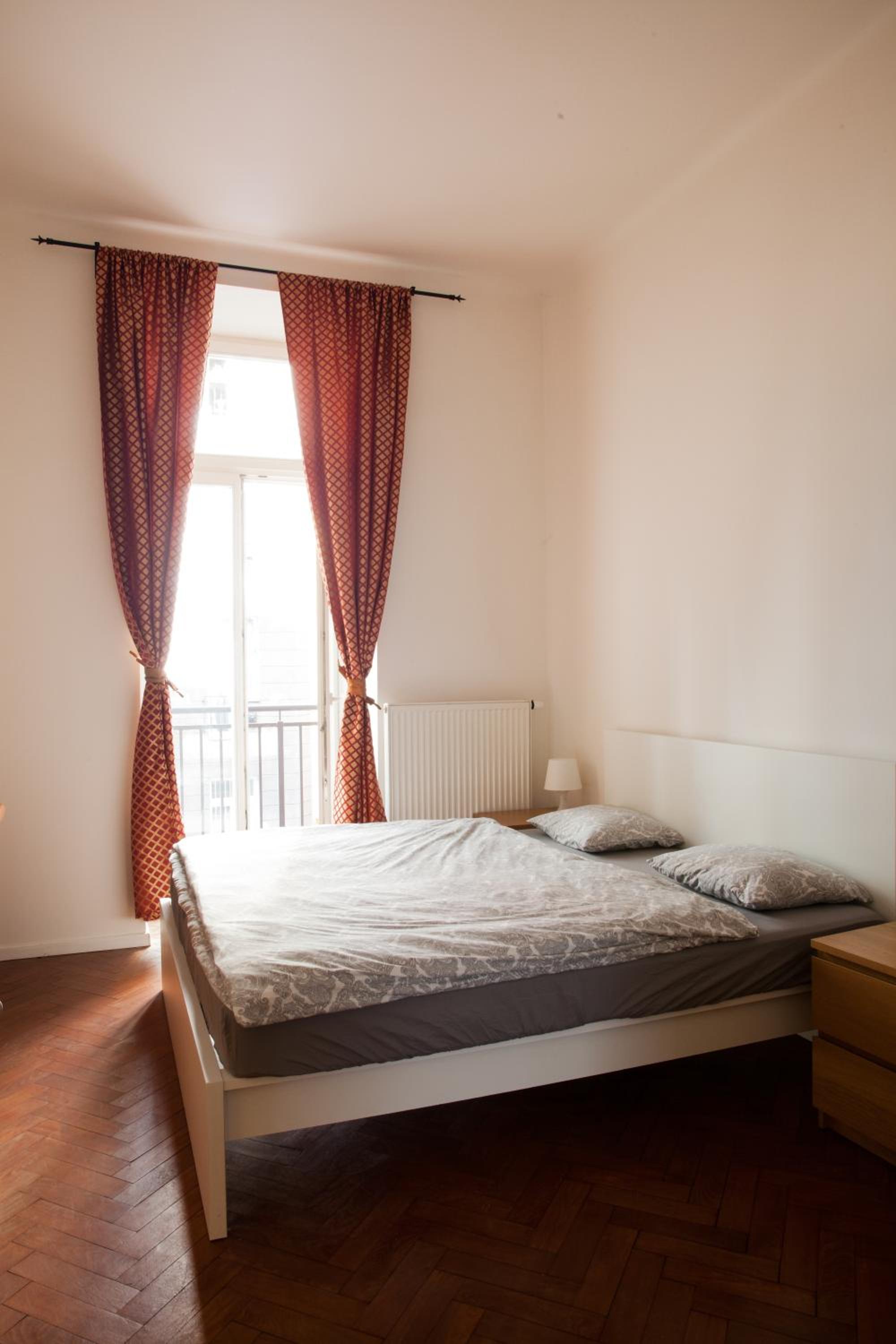 2 Bed Flat - Sleeps 9 - Pets - Smoking on terrace