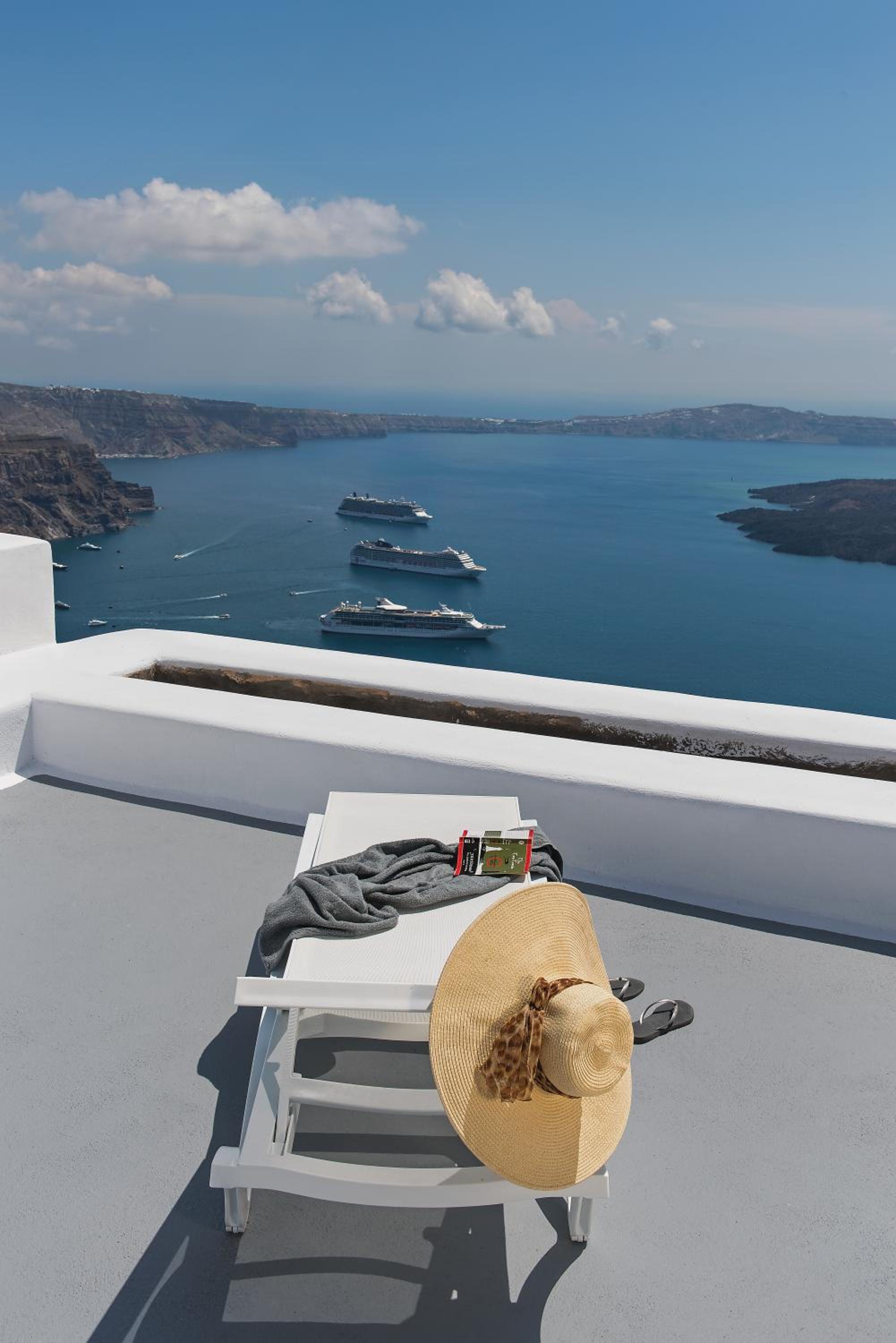 Ananda Suites en Imerovigli — balance & terrace