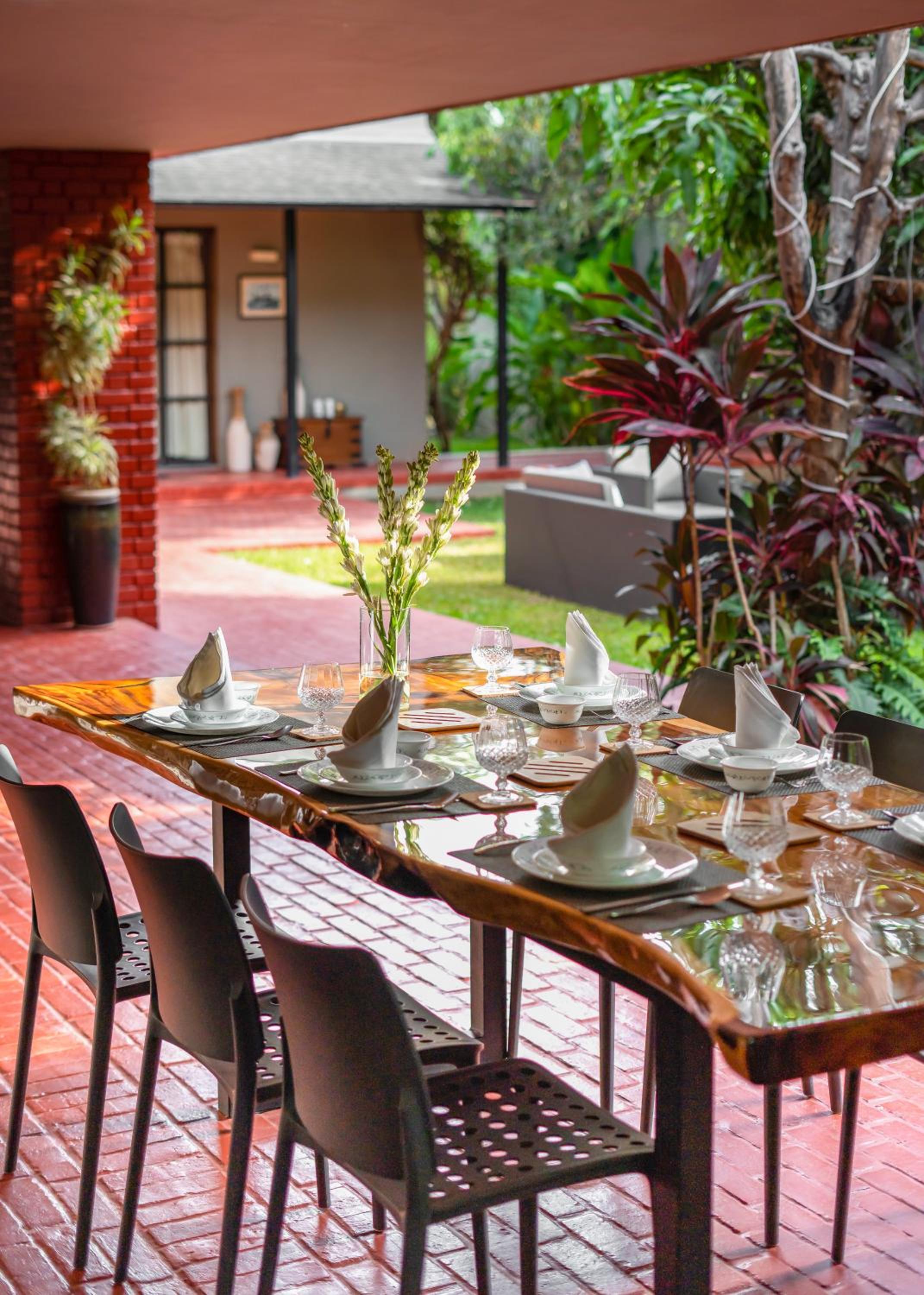 LohonoStays Villa Orchard House