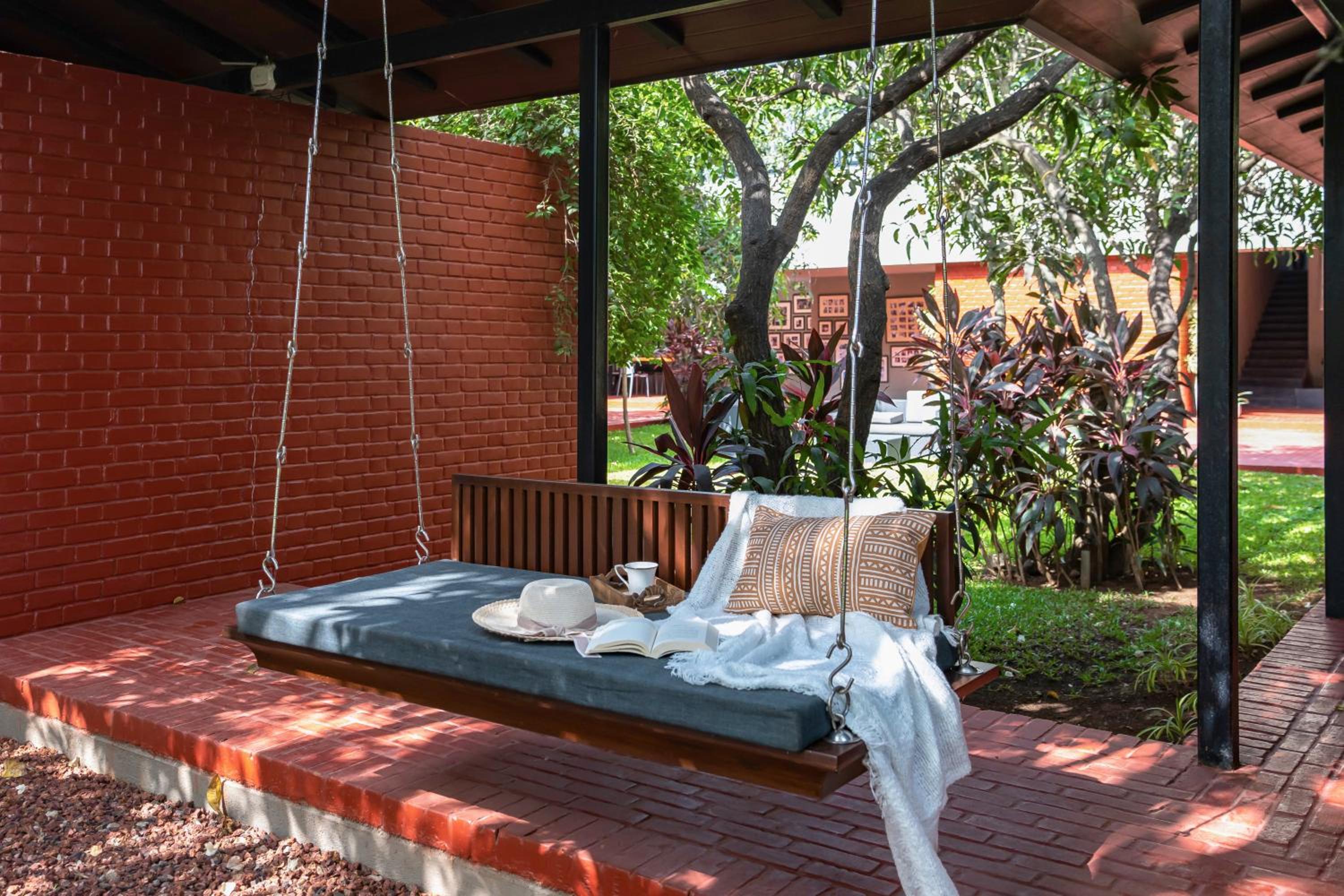 LohonoStays Villa Orchard House