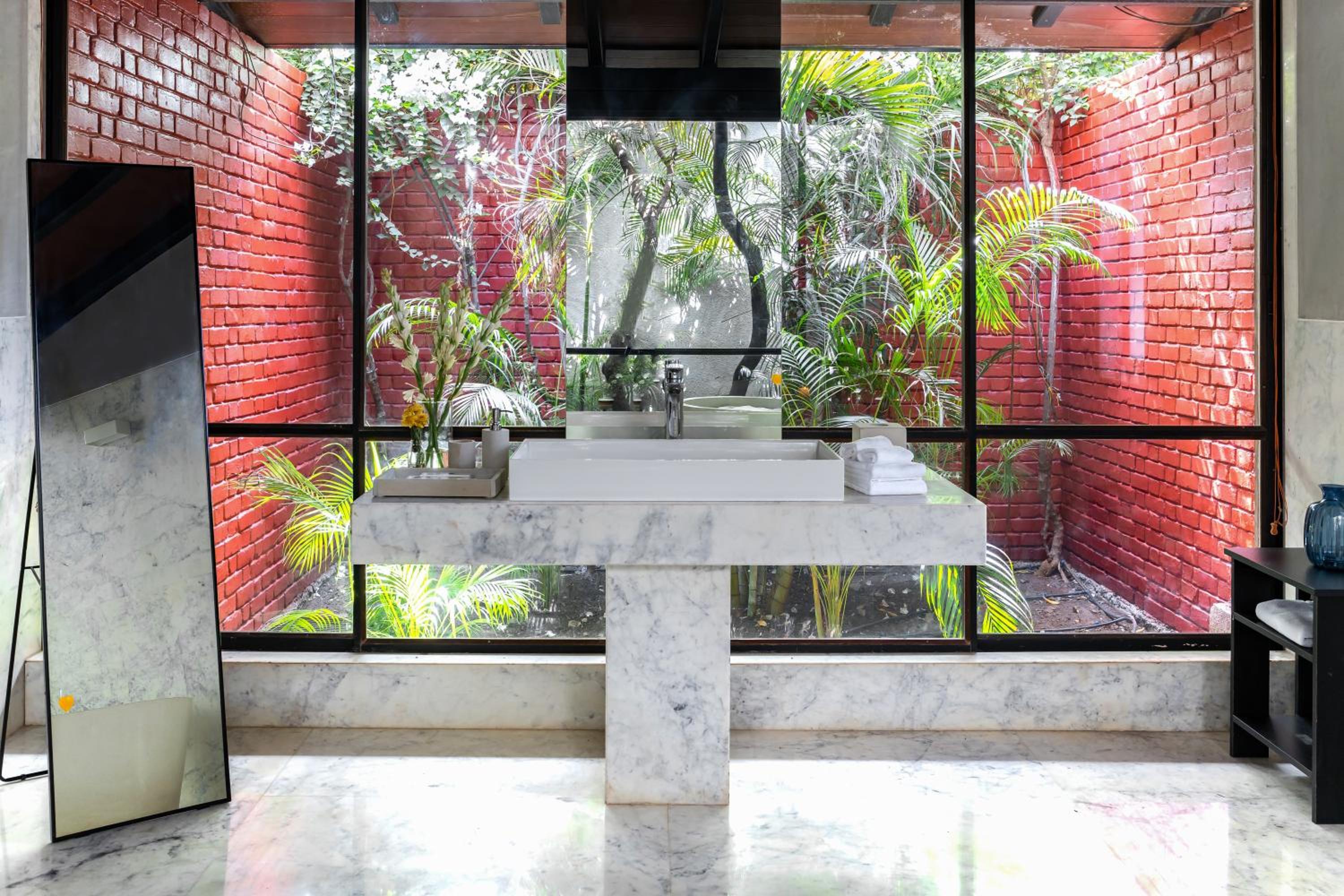 LohonoStays Villa Orchard House