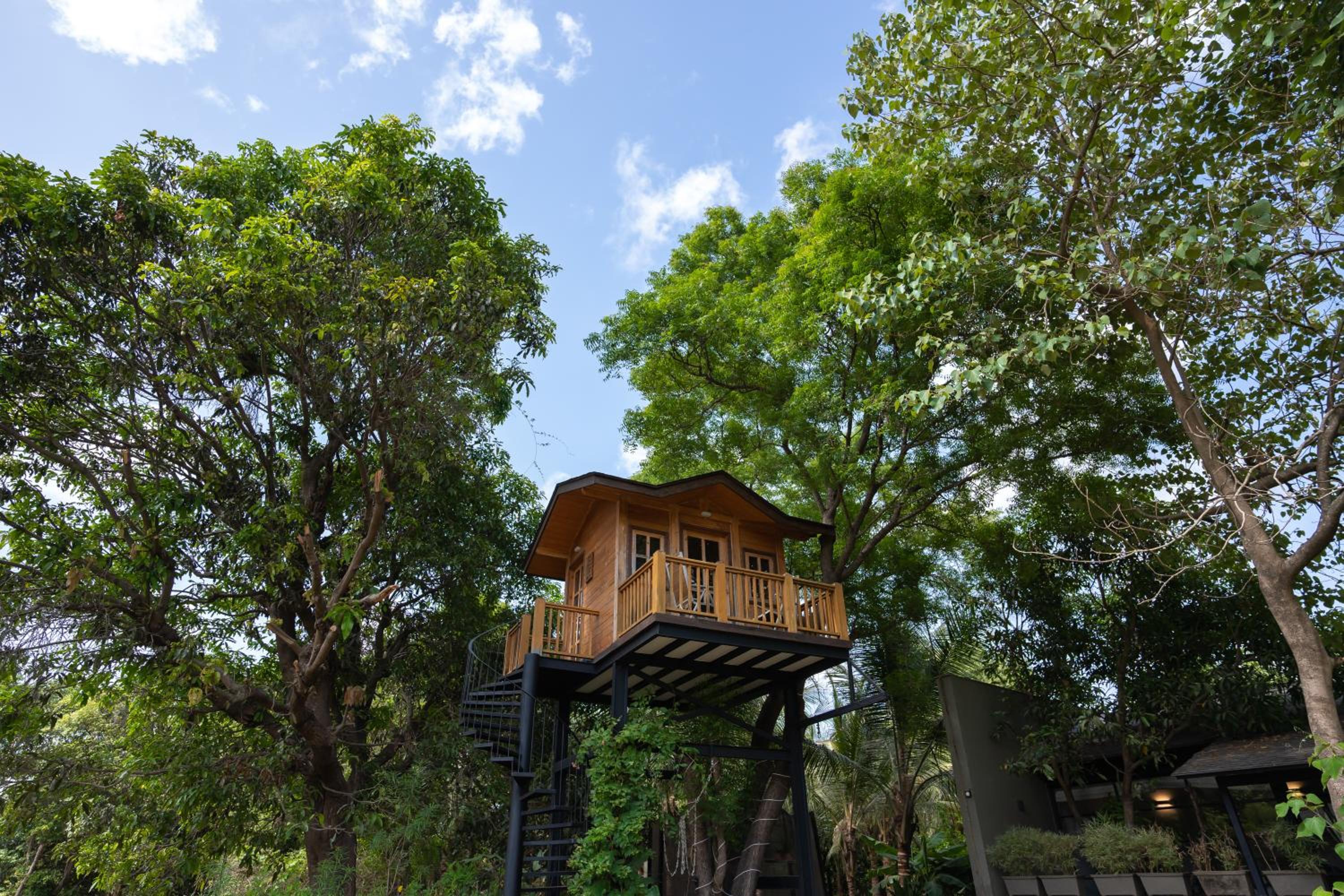 LohonoStays Villa Orchard House