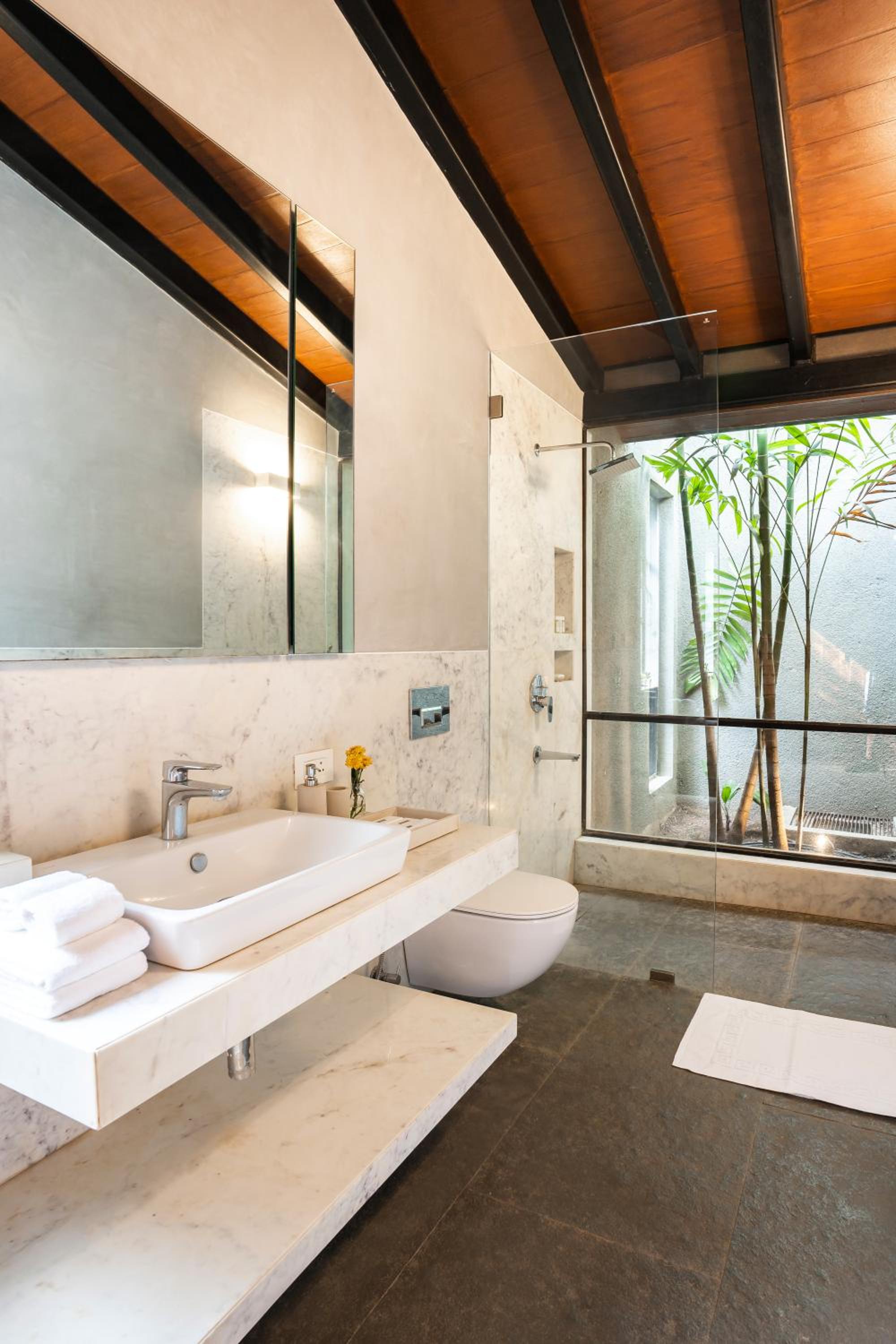 LohonoStays Villa Orchard House