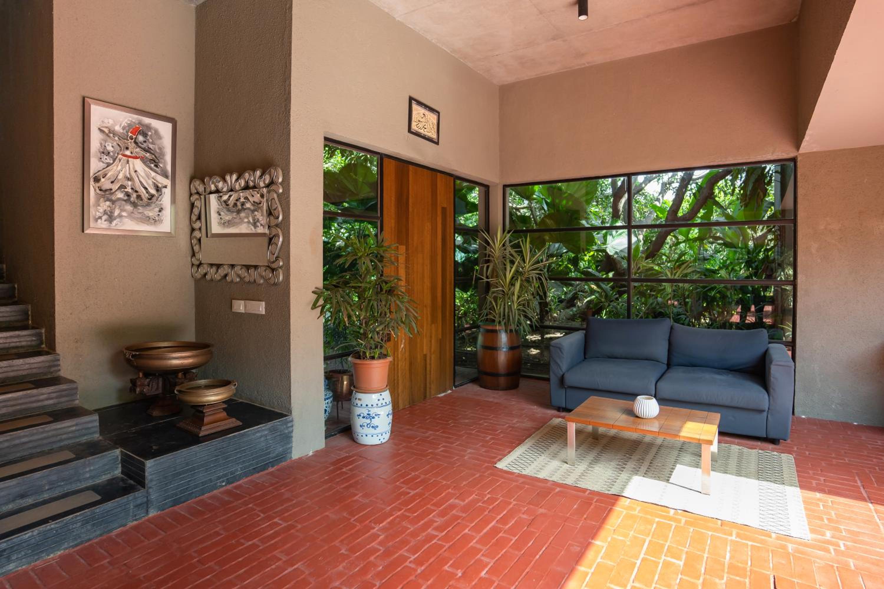 LohonoStays Villa Orchard House