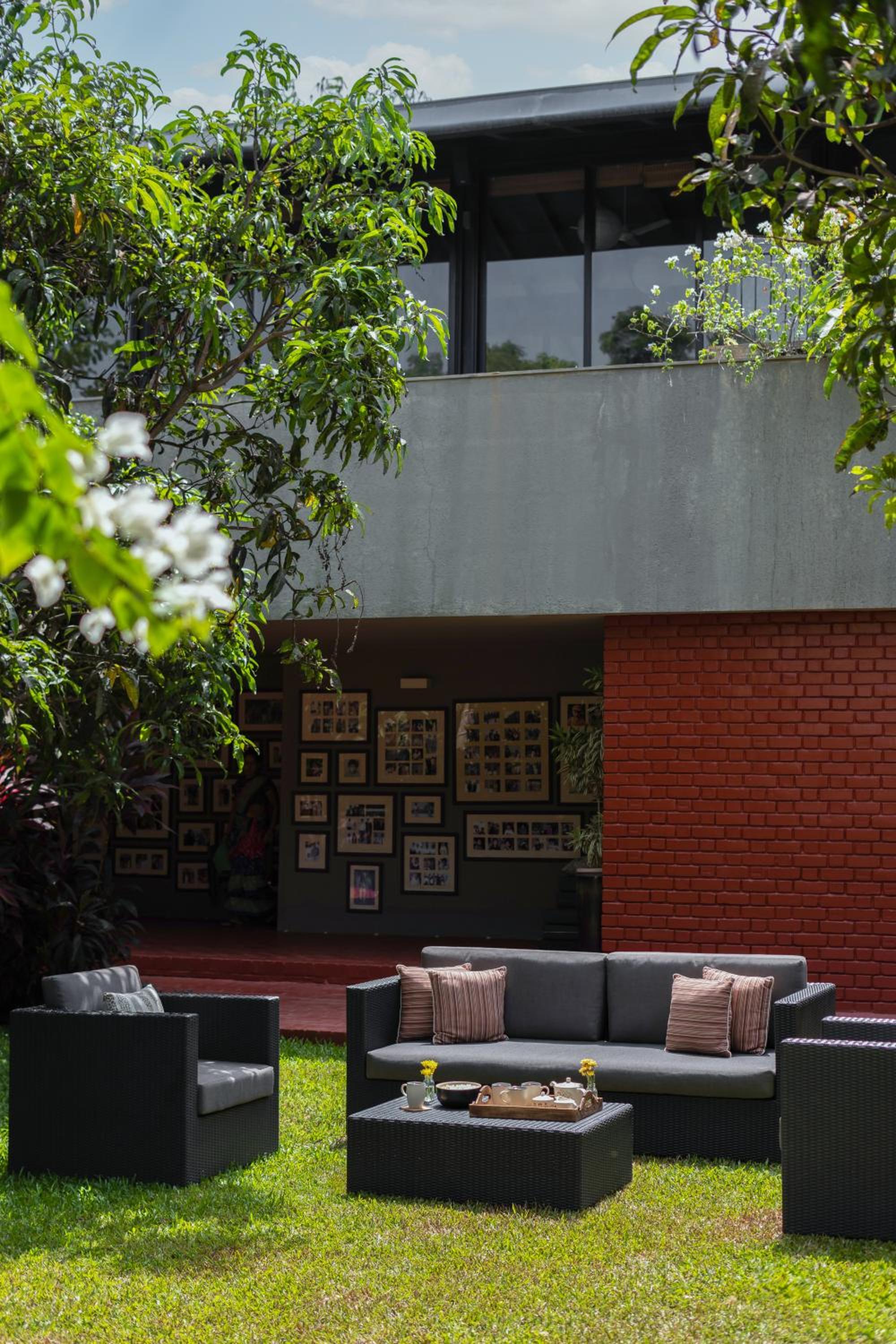 LohonoStays Villa Orchard House