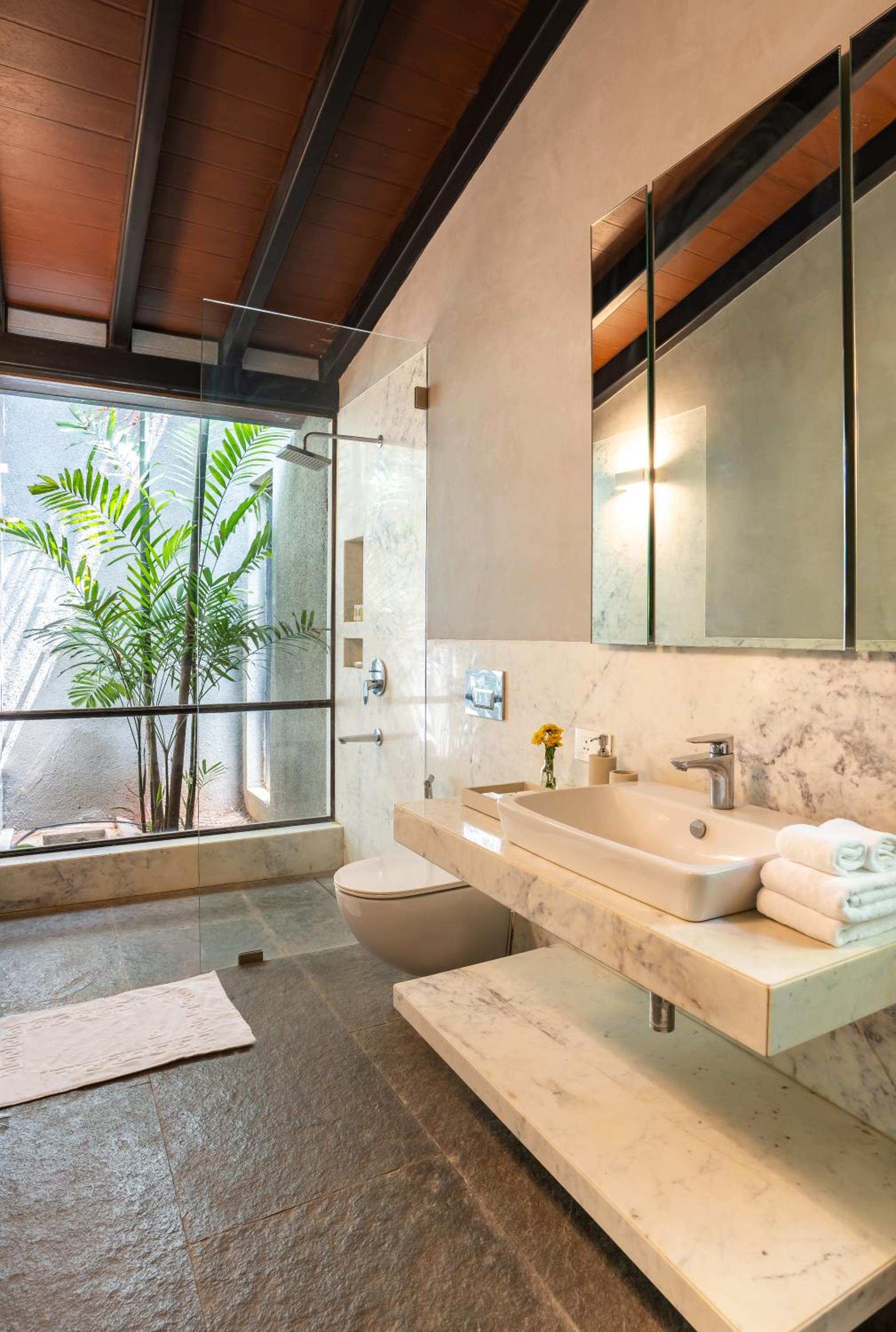 LohonoStays Villa Orchard House