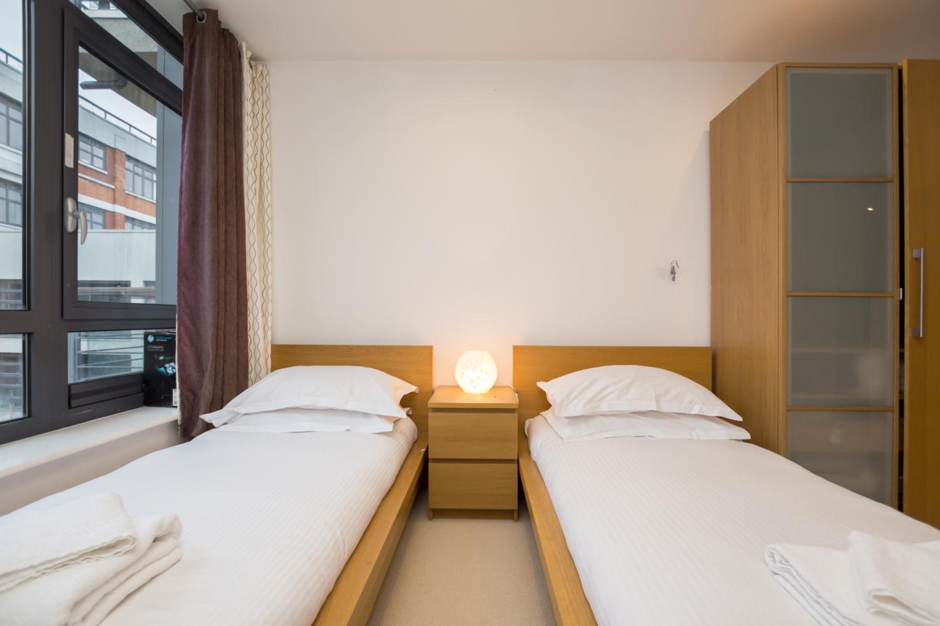 Splendid 2 BDR Apt with Panoramic View, Acton