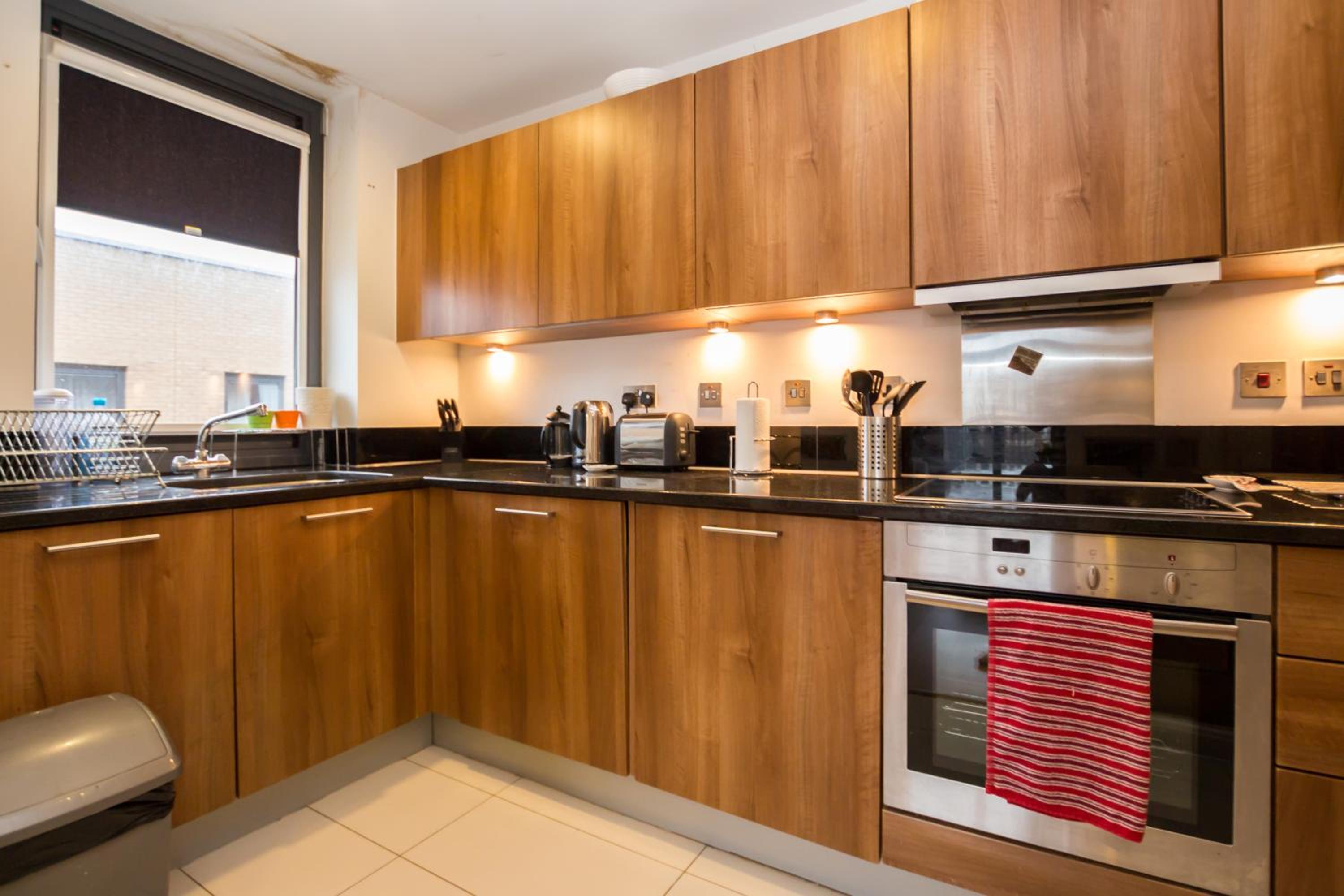 Splendid 2 BDR Apt with Panoramic View, Acton