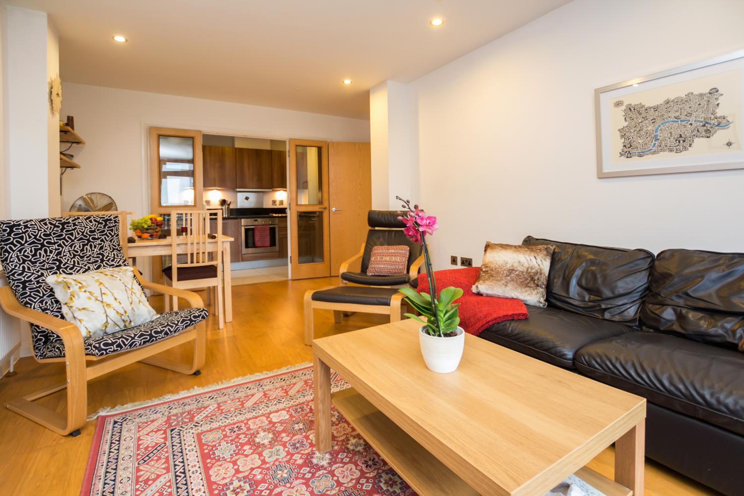 Splendid 2 BDR Apt with Panoramic View, Acton